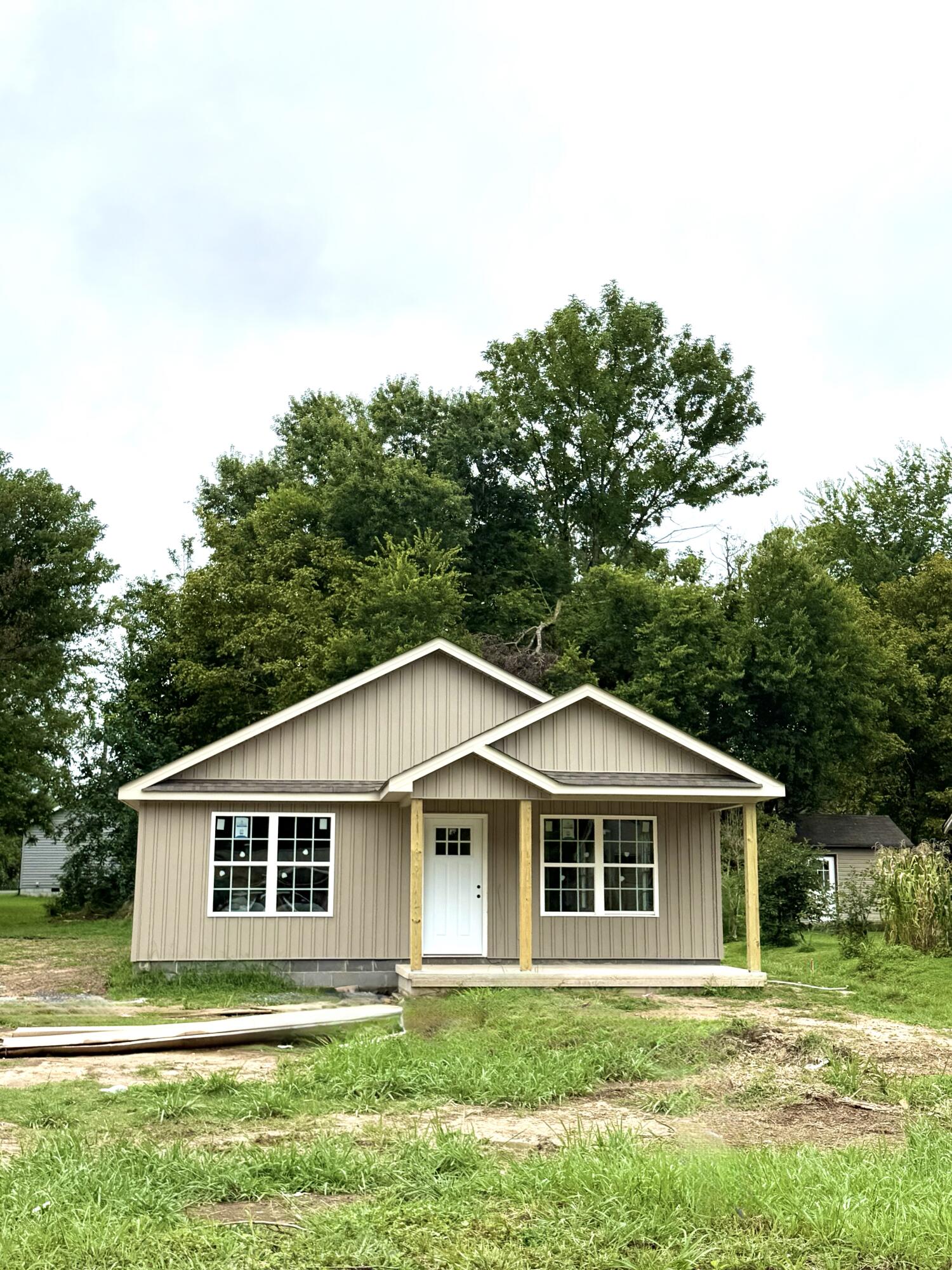 Lot 4 Avenue E