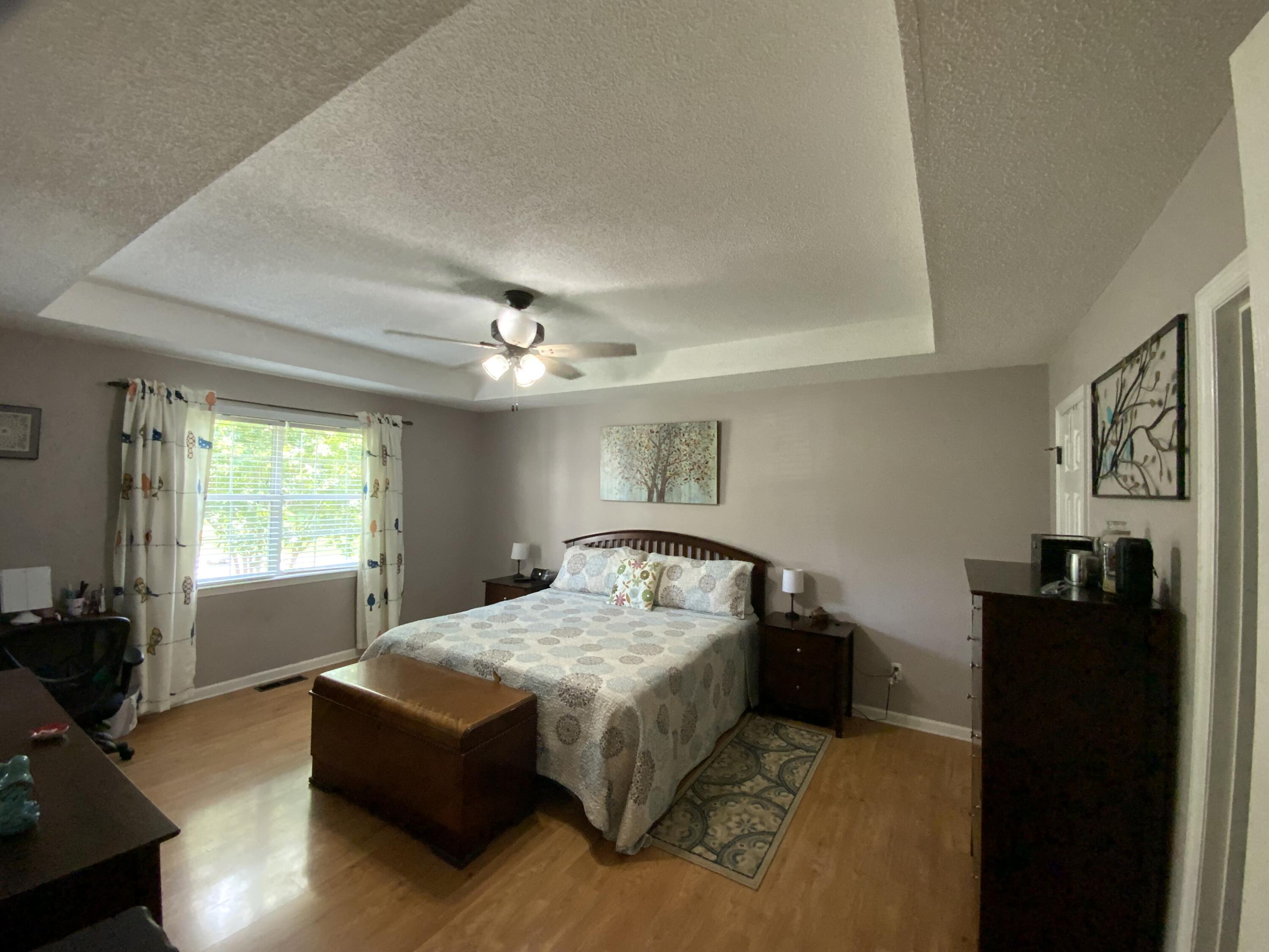 211 Glenda Lane