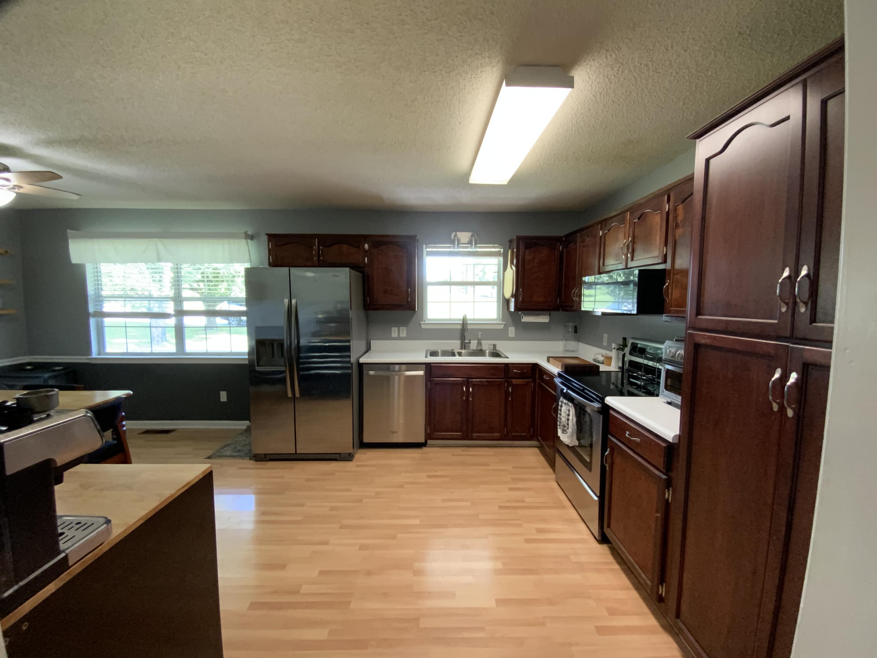 211 Glenda Lane