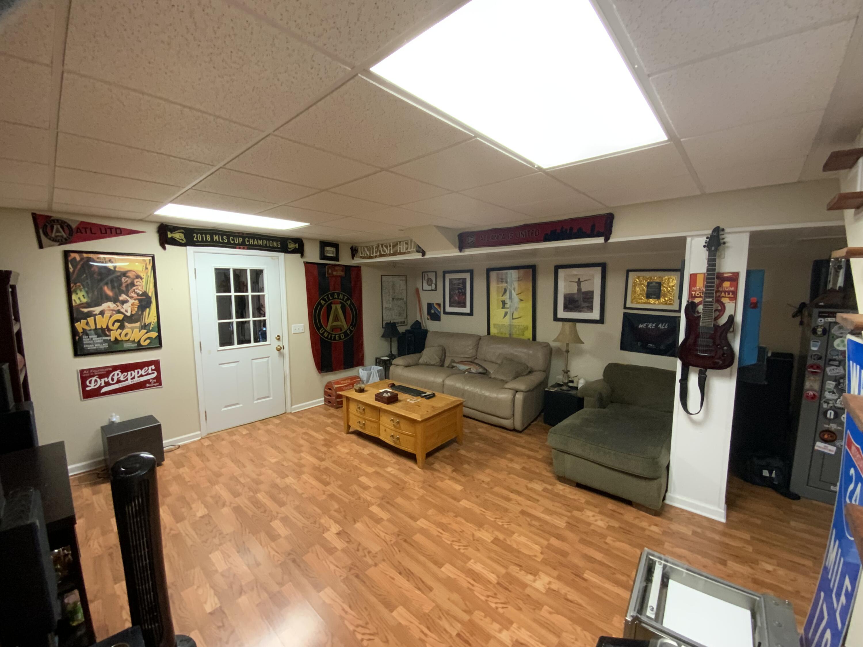 211 Glenda Lane