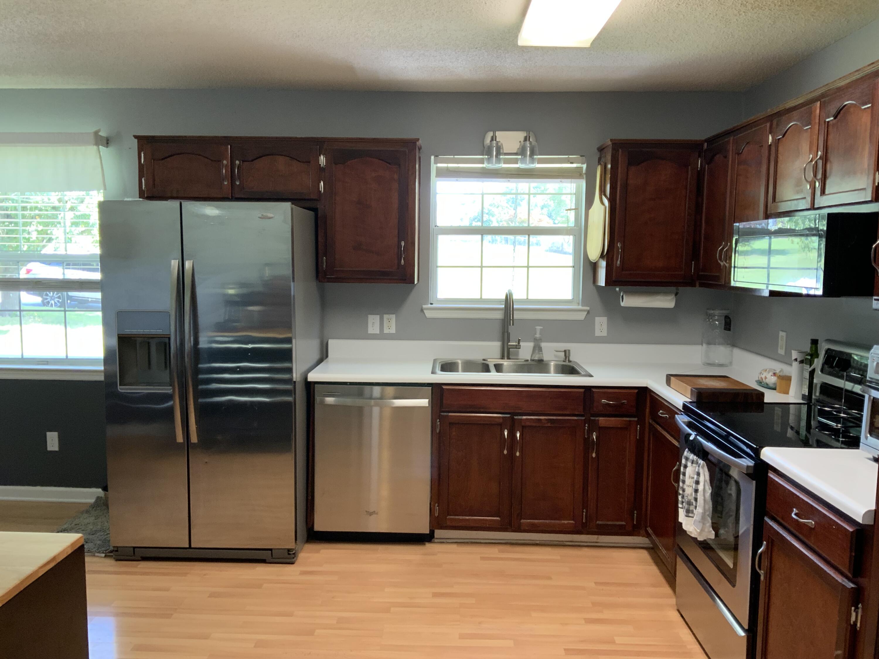211 Glenda Lane