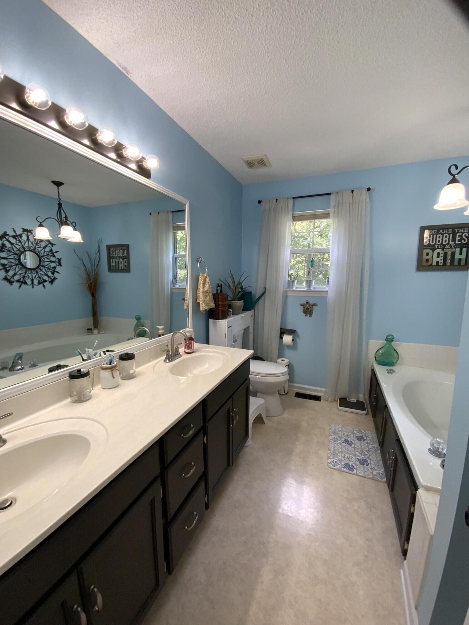 211 Glenda Lane
