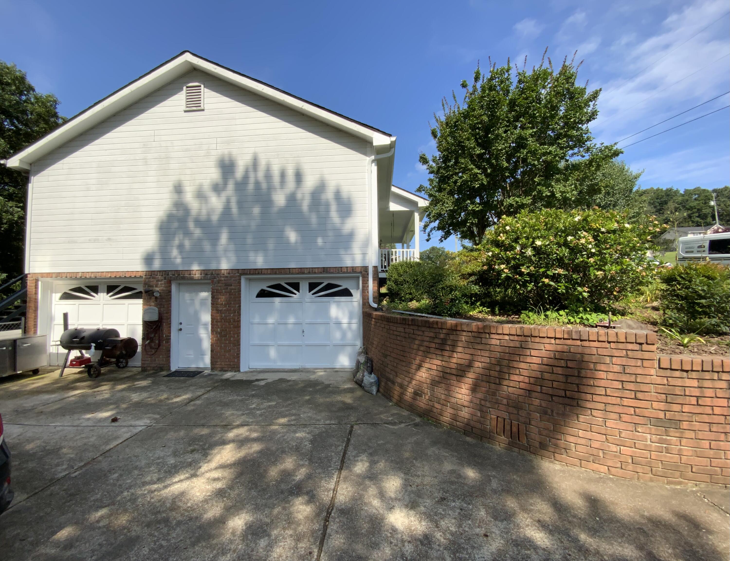 211 Glenda Lane