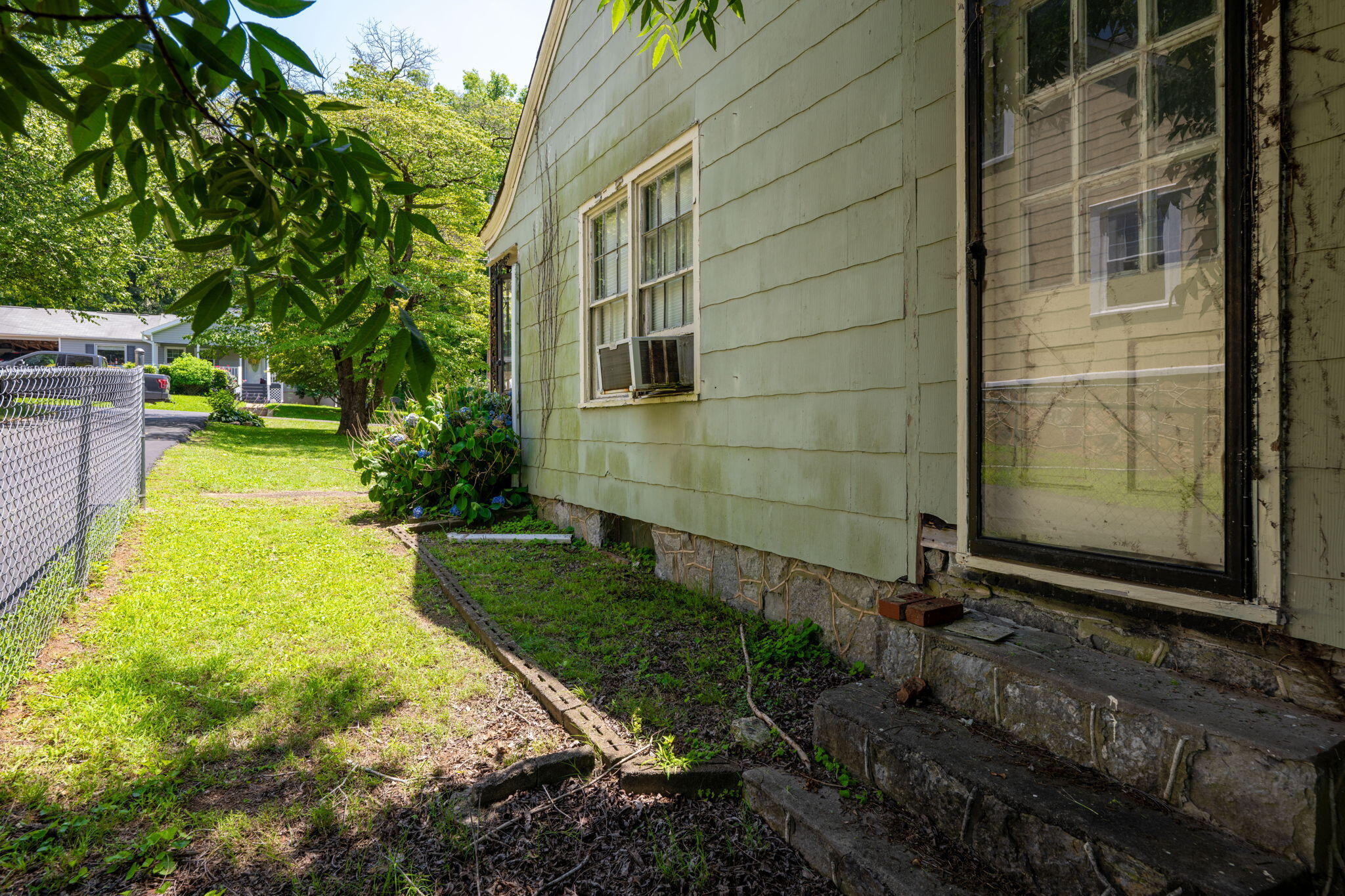 2015 James Avenue
