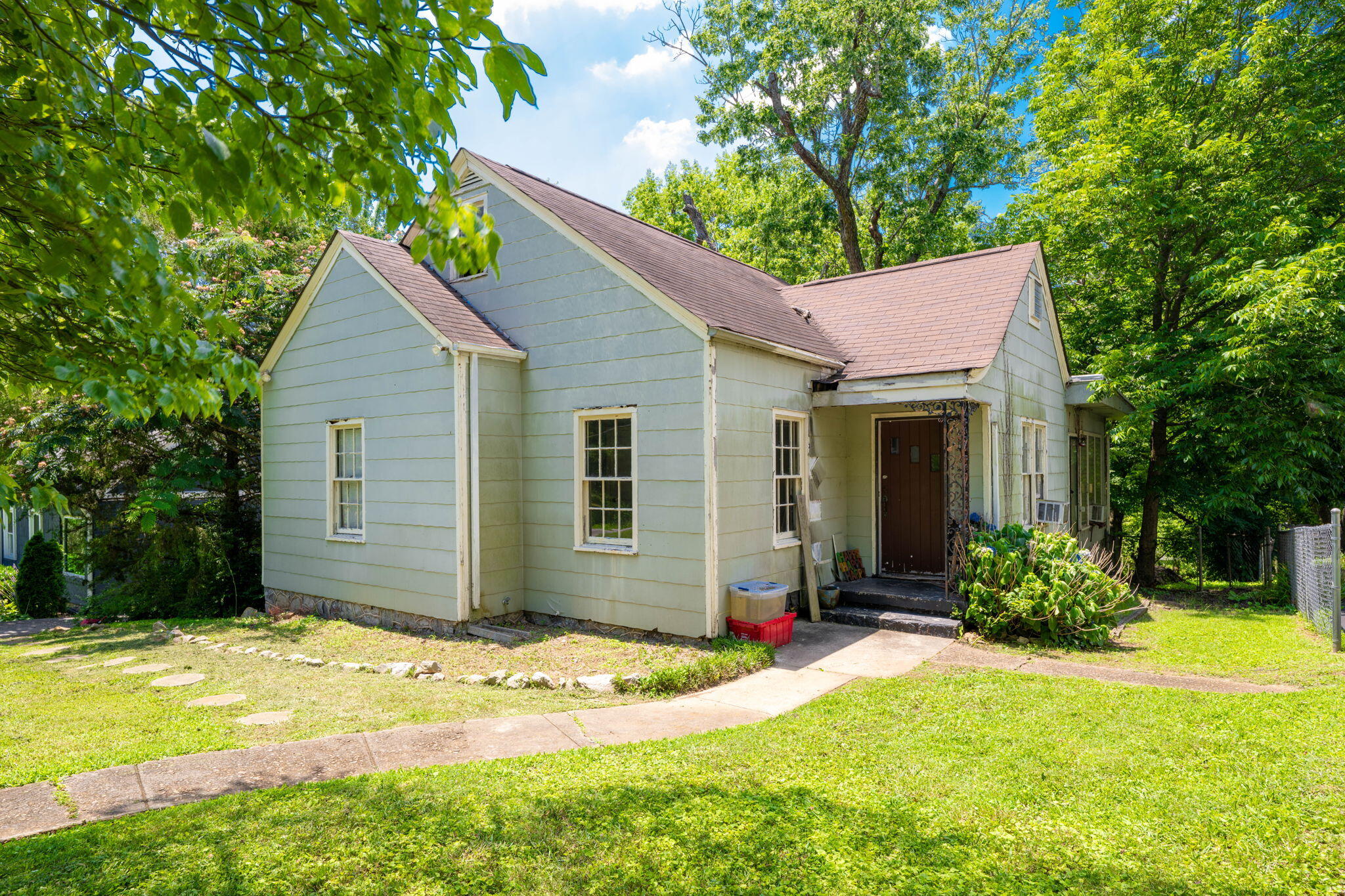 2015 James Avenue
