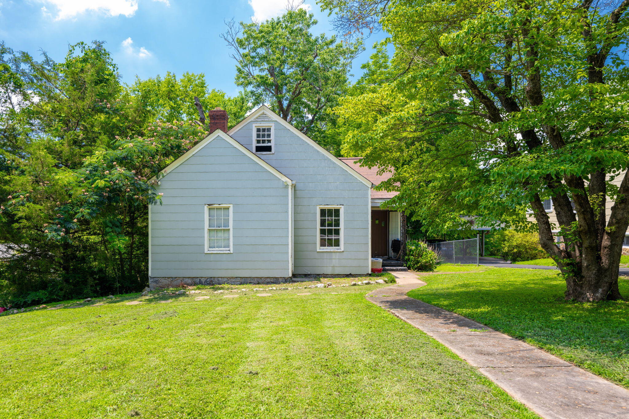 2015 James Avenue