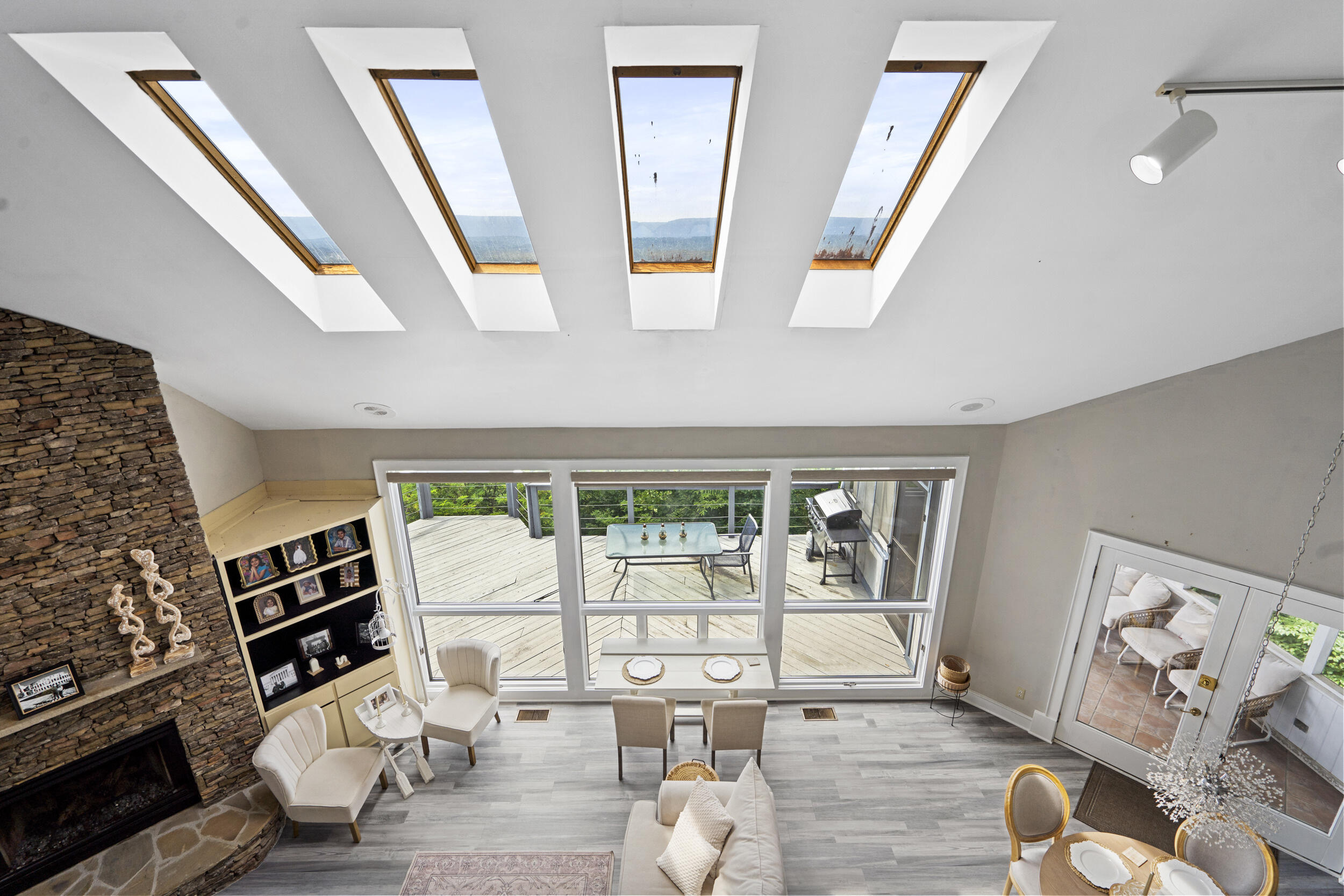 6639 Fairview Road