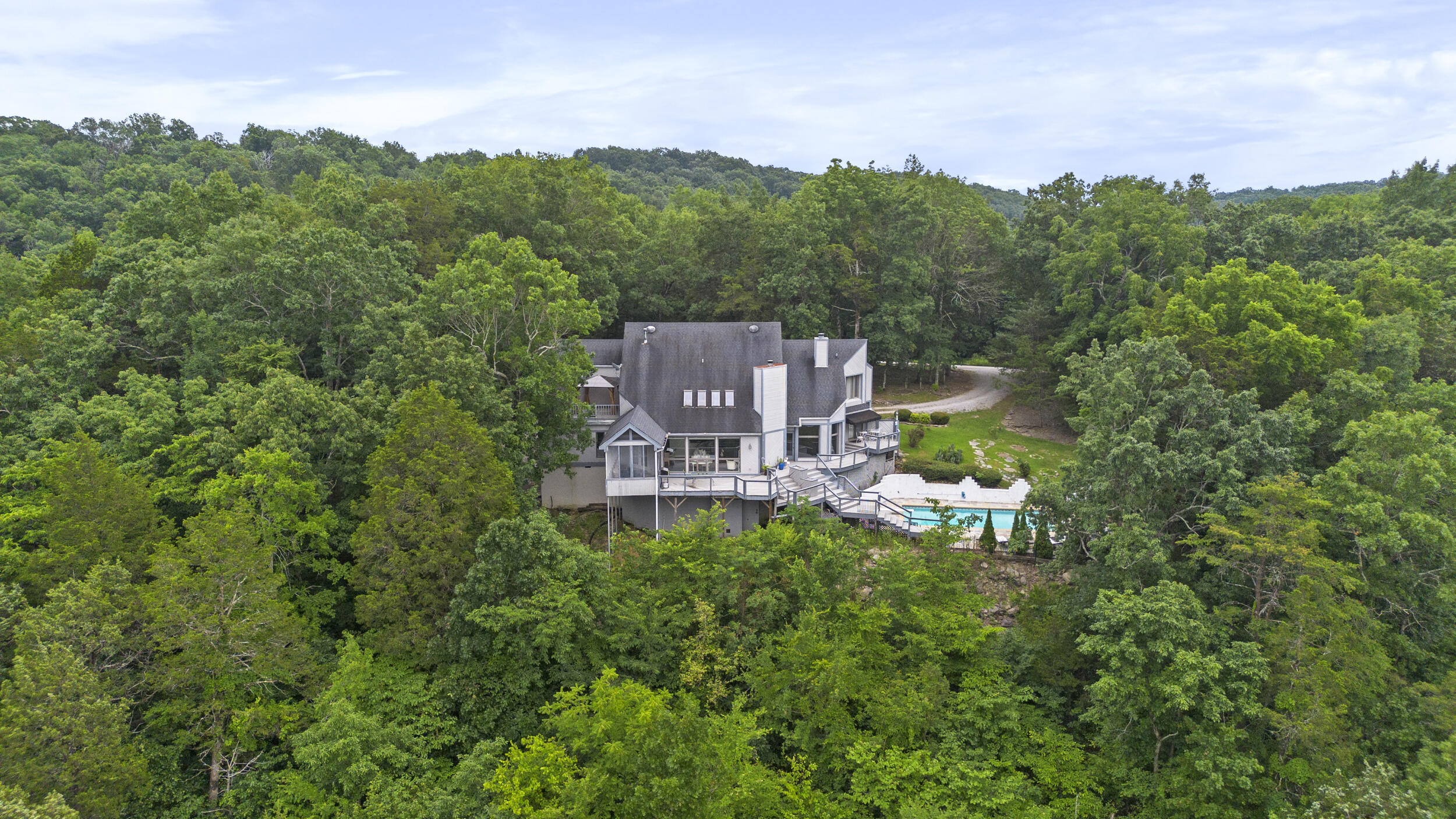 6639 Fairview Road