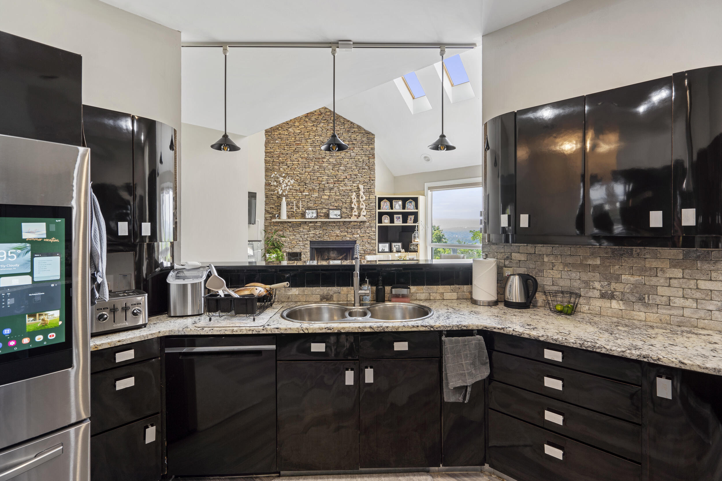 6639 Fairview Road