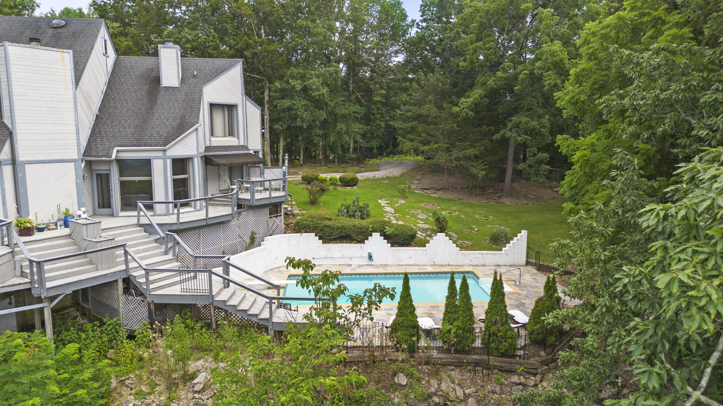 6639 Fairview Road