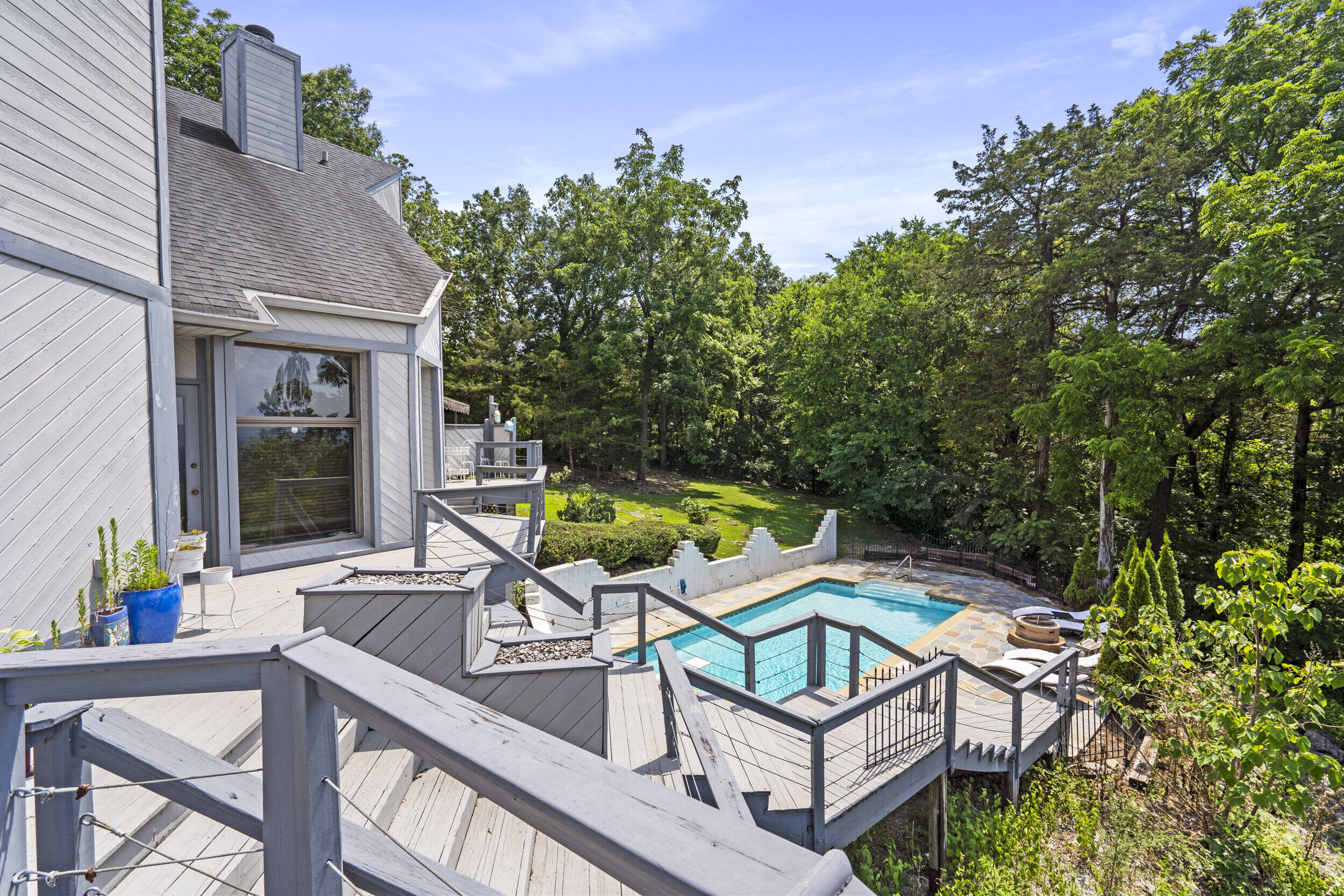 6639 Fairview Road
