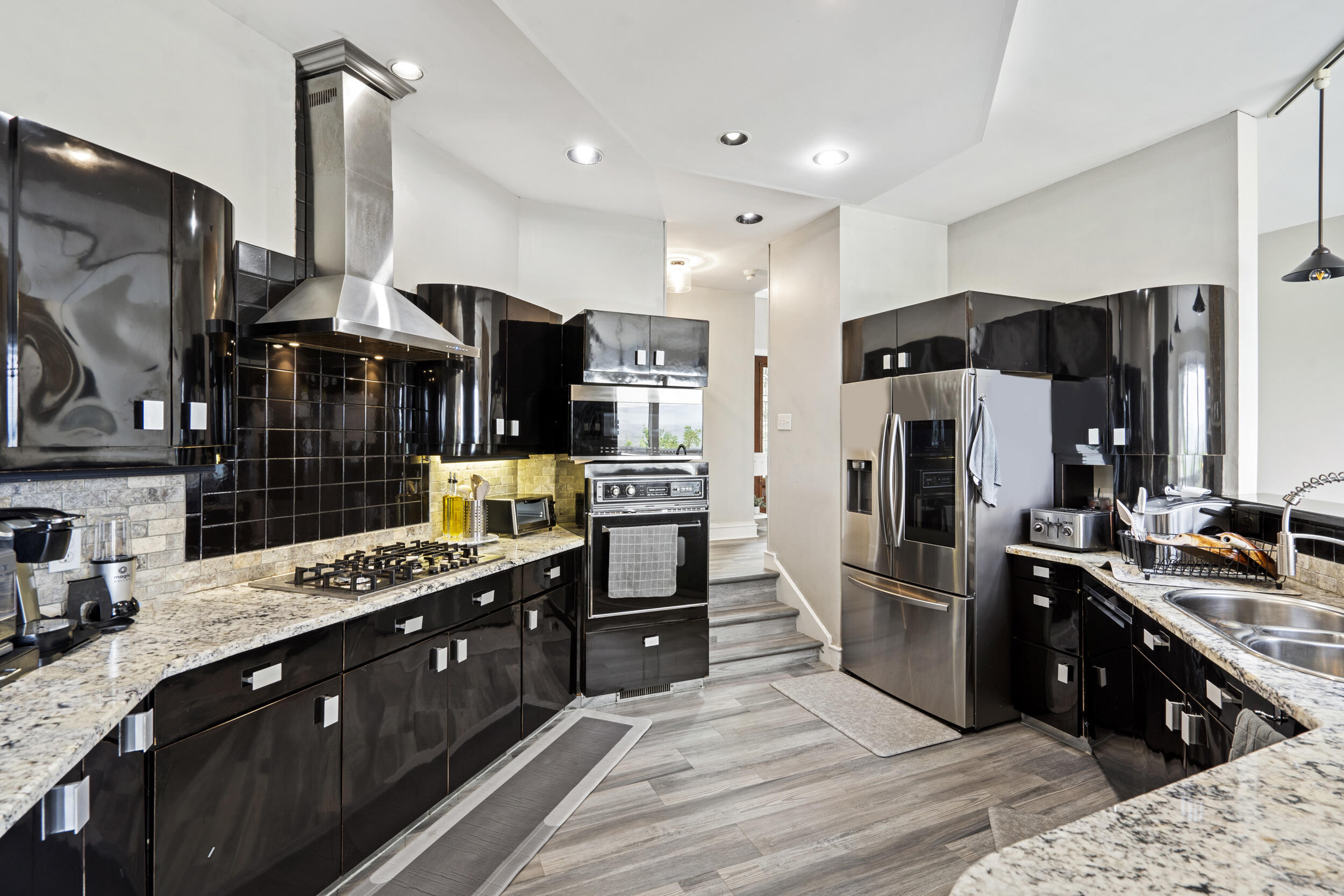 6639 Fairview Road