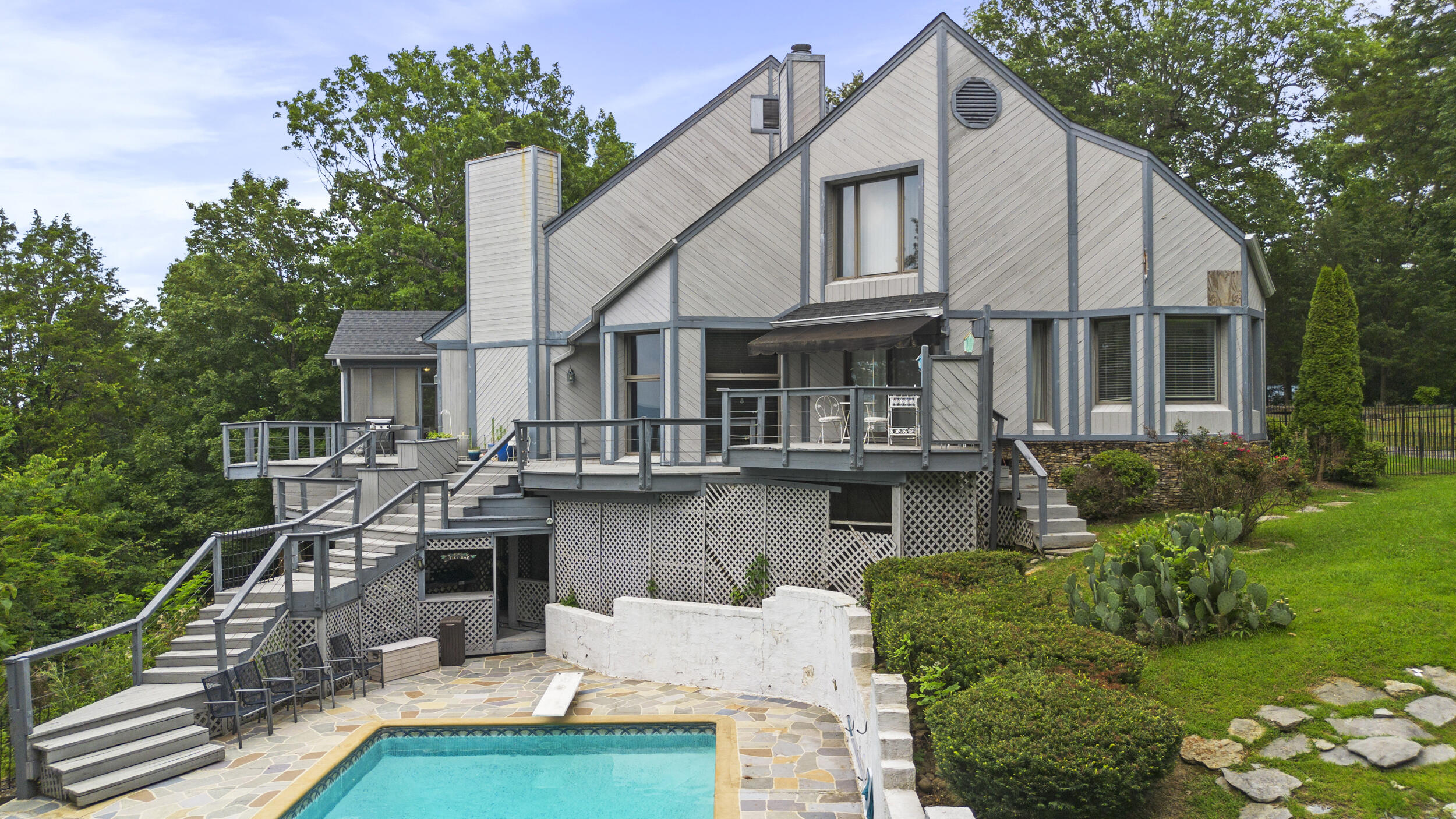 6639 Fairview Road