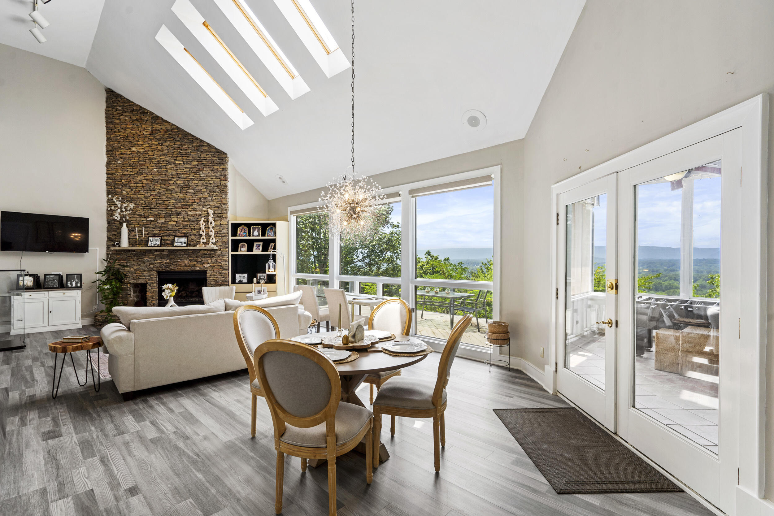 6639 Fairview Road