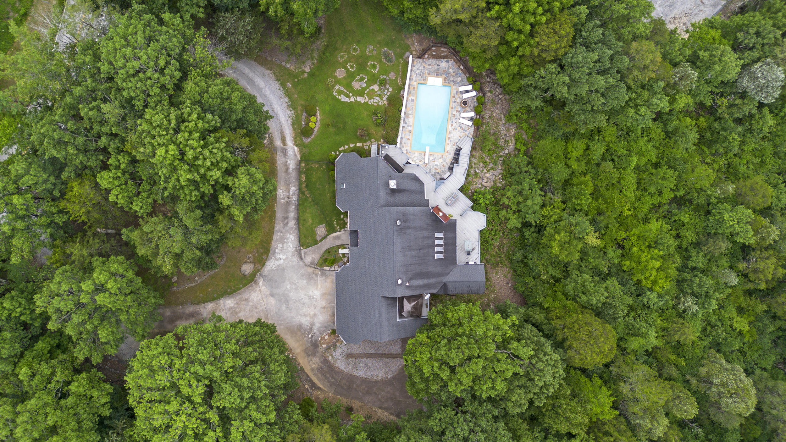 6639 Fairview Road