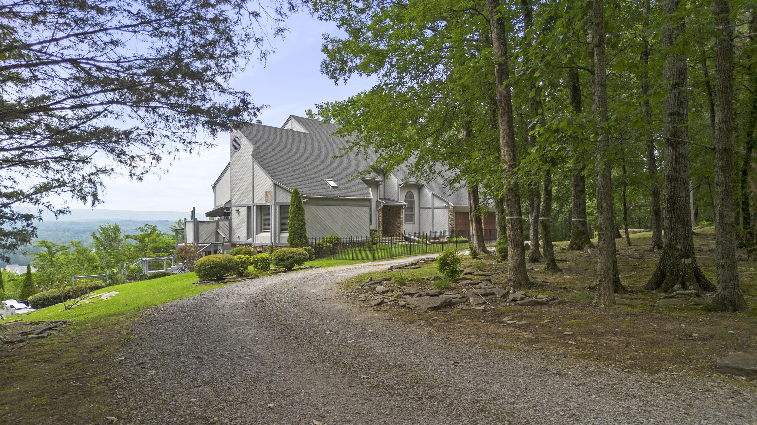 6639 Fairview Road
