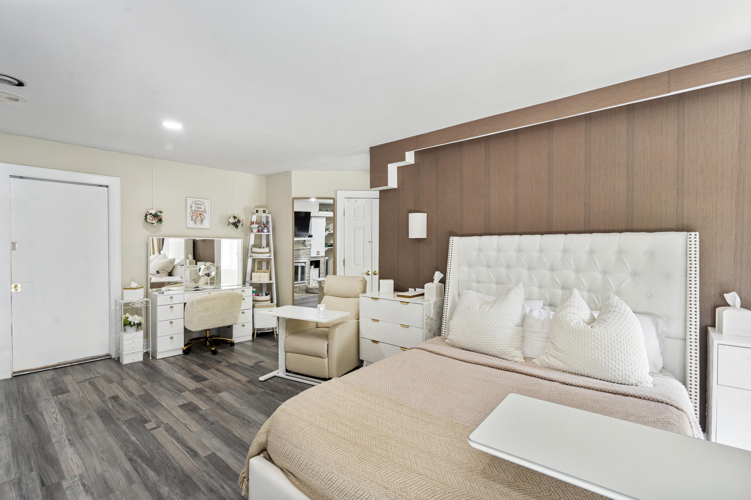 6639 Fairview Road