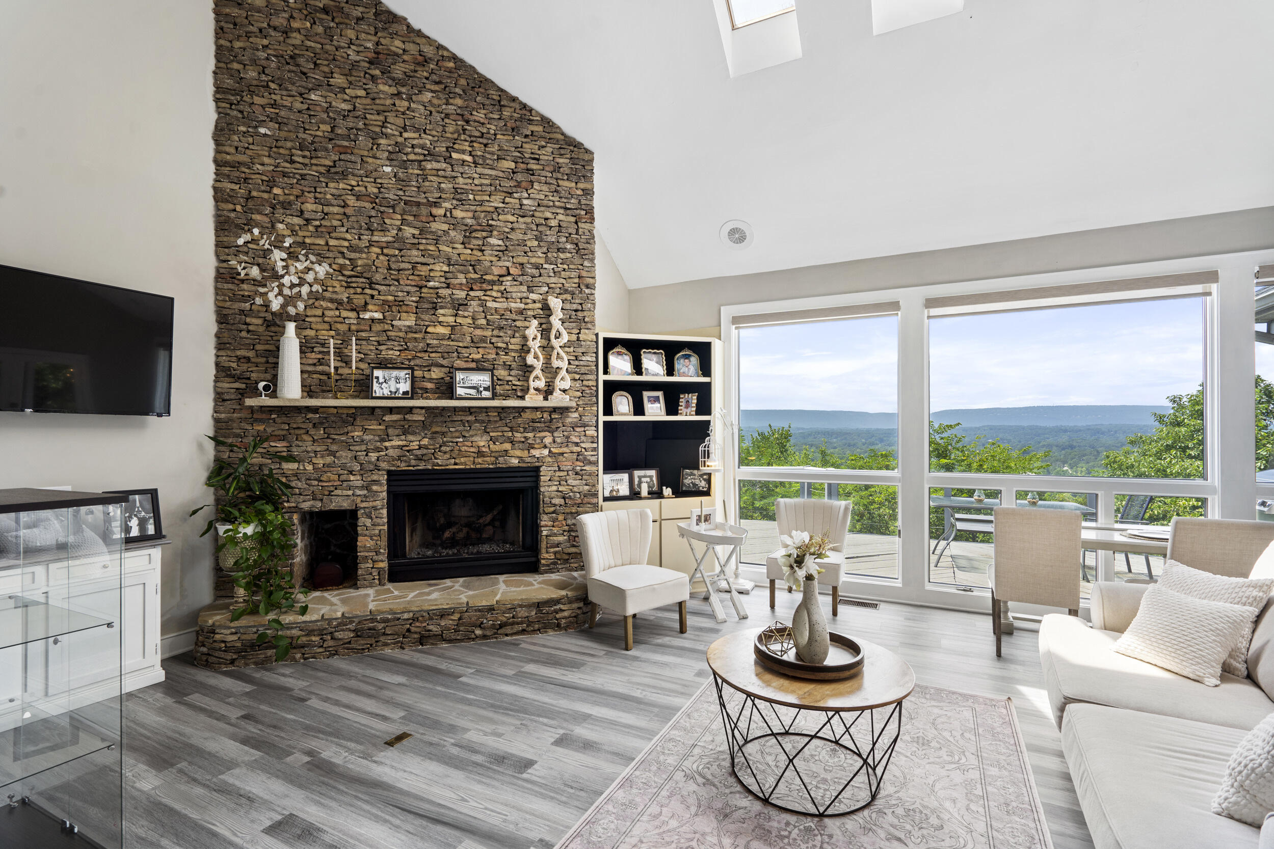 6639 Fairview Road