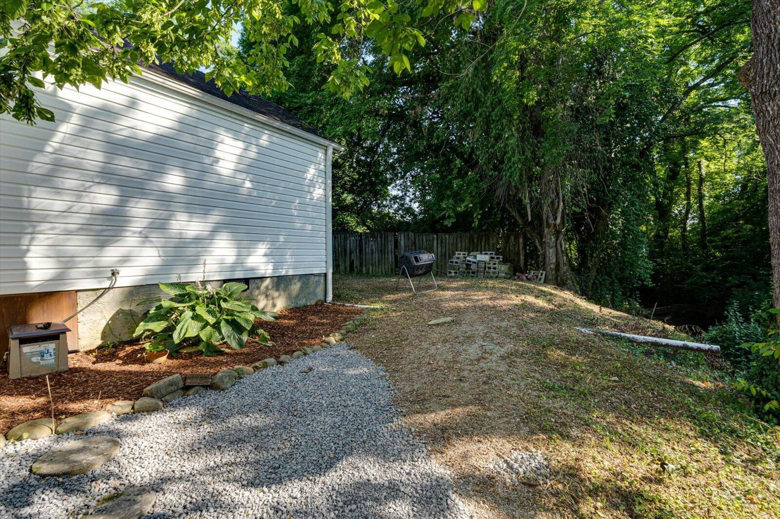 3305 Redding Road