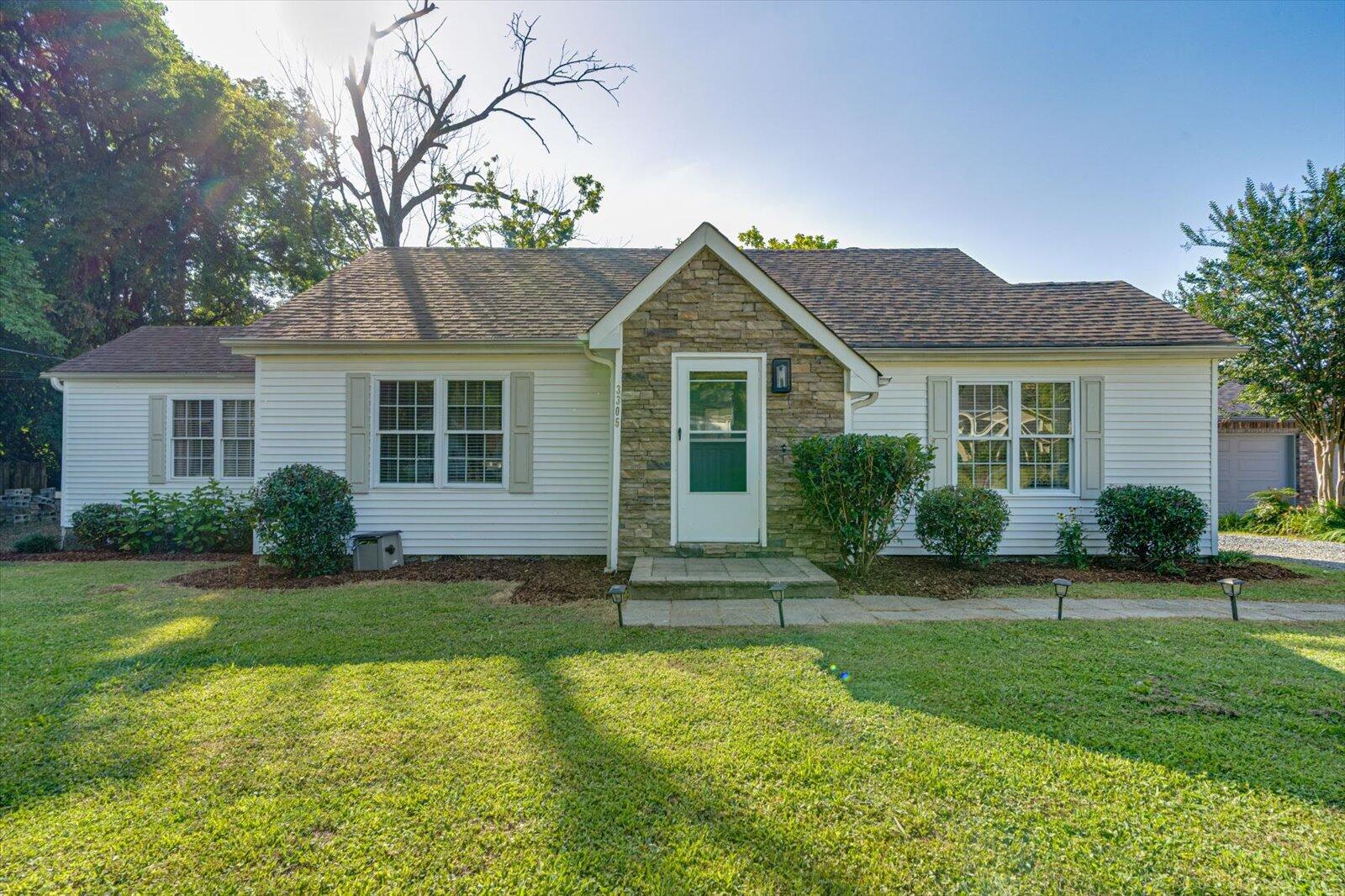 3305 Redding Road