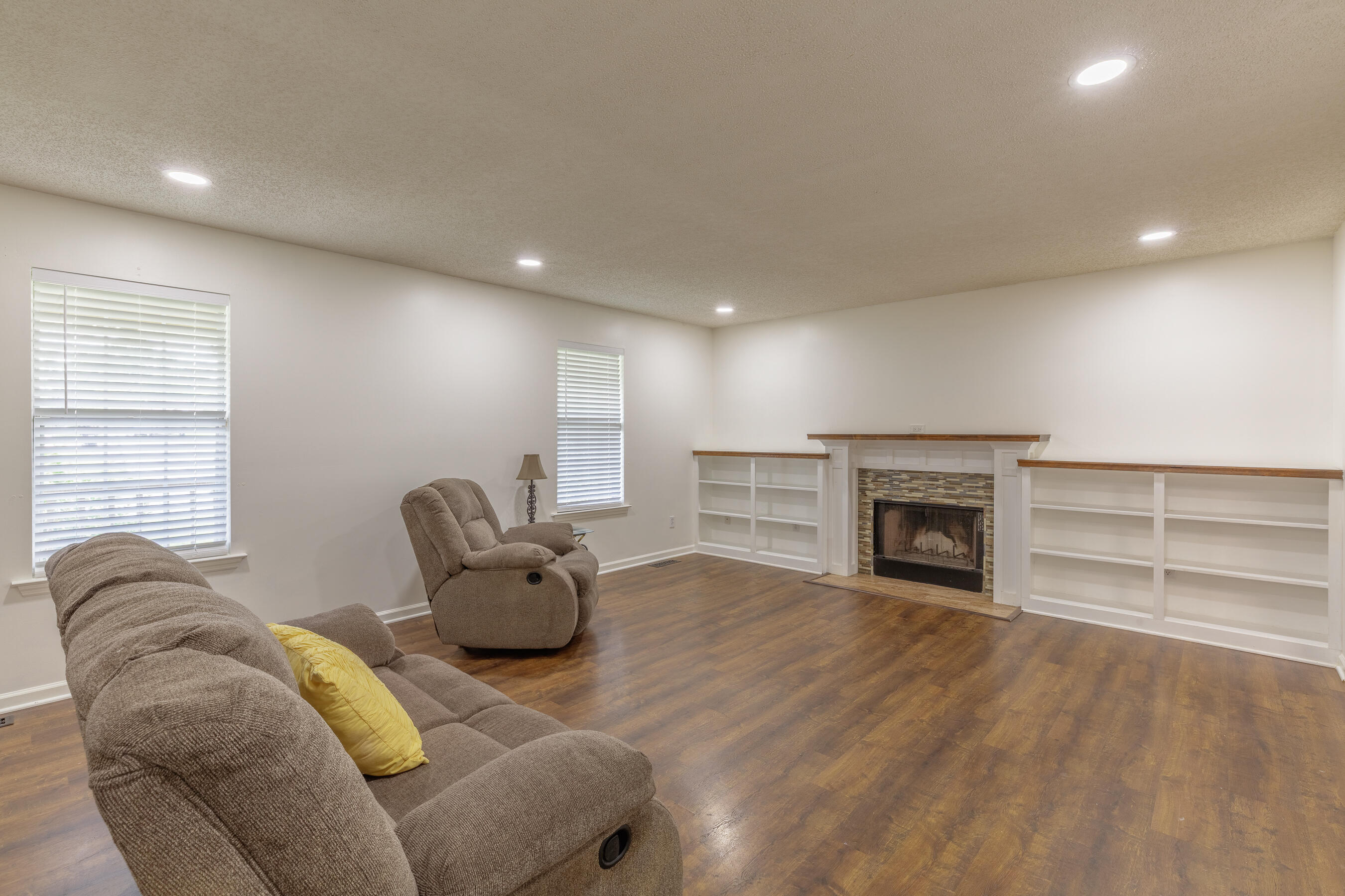 2225 Violette Drive