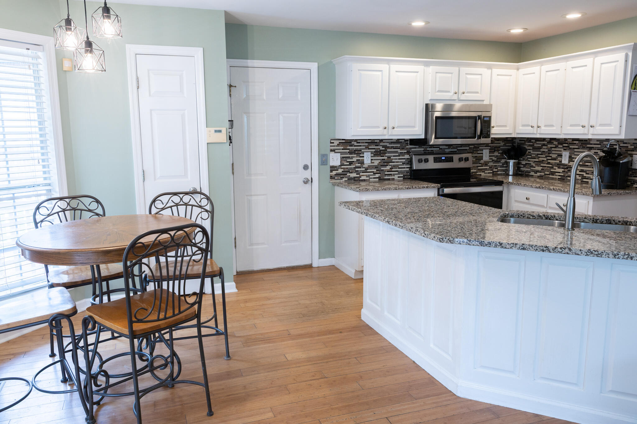 5882 Crooked Creek Drive