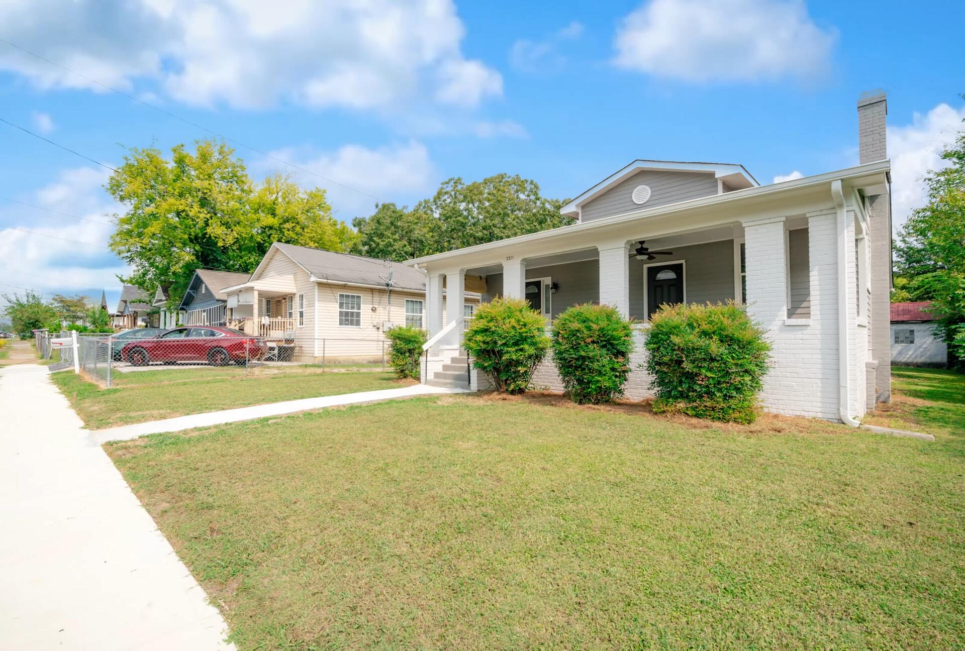 2211 Kirby Avenue