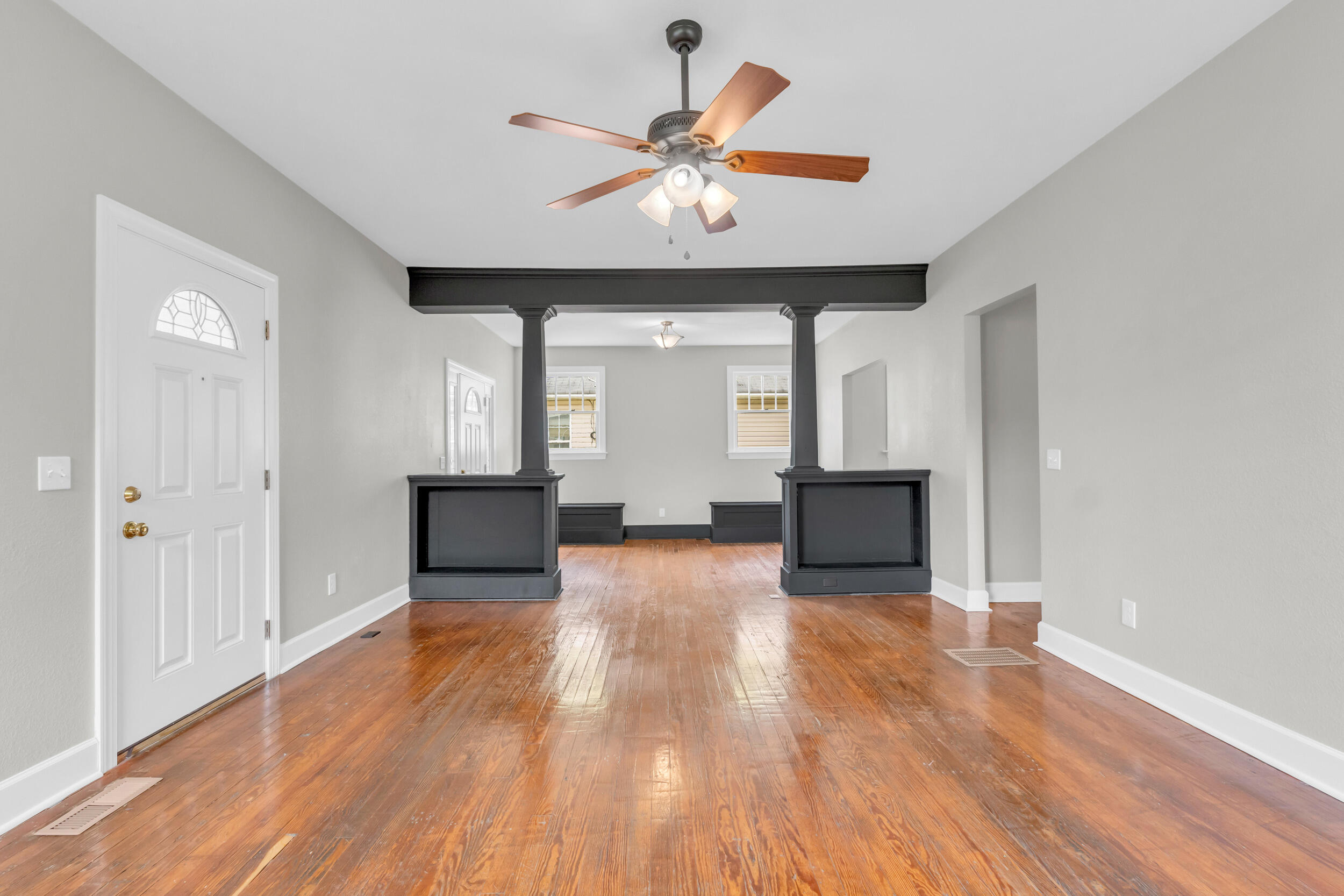 2211 Kirby Avenue