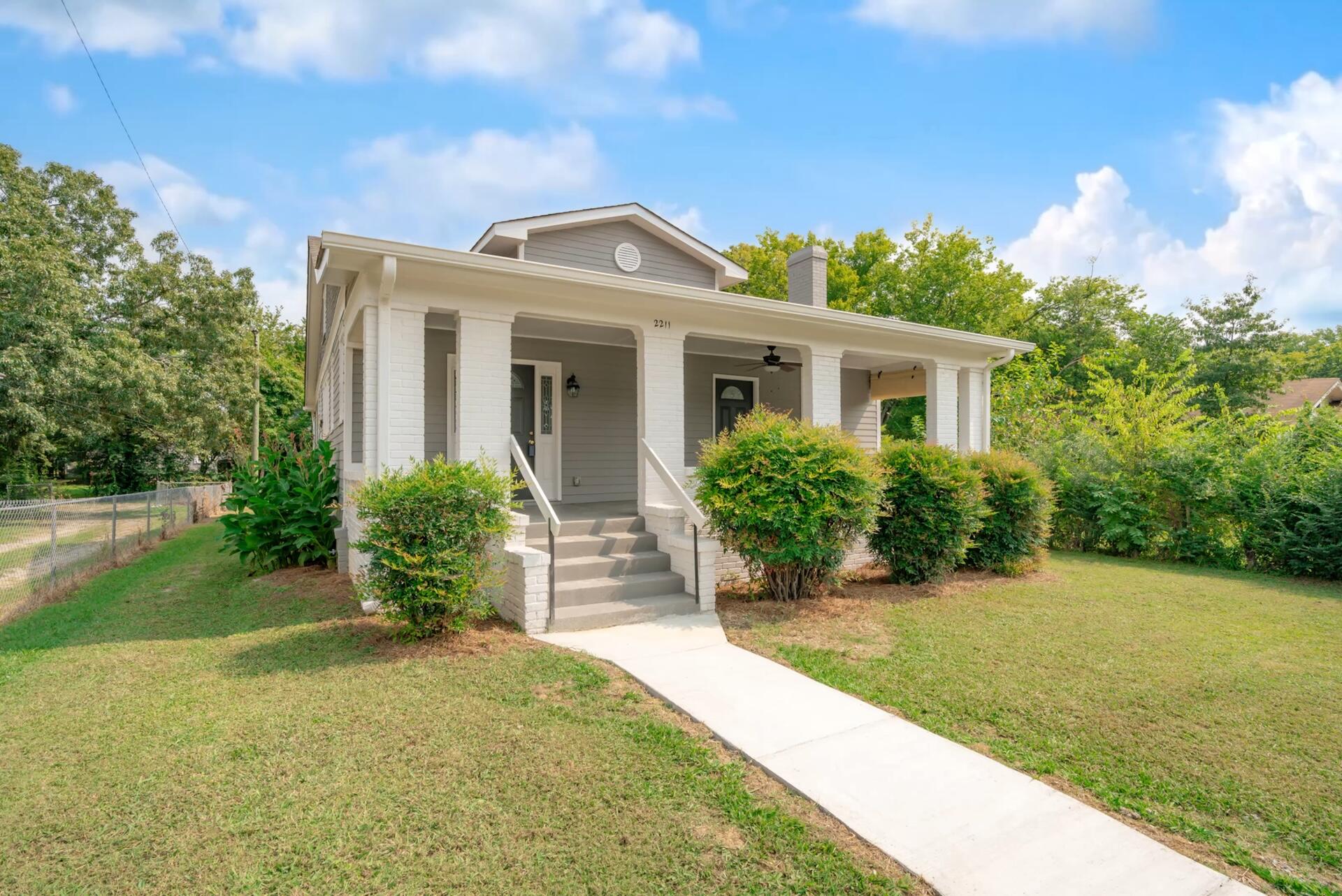 2211 Kirby Avenue