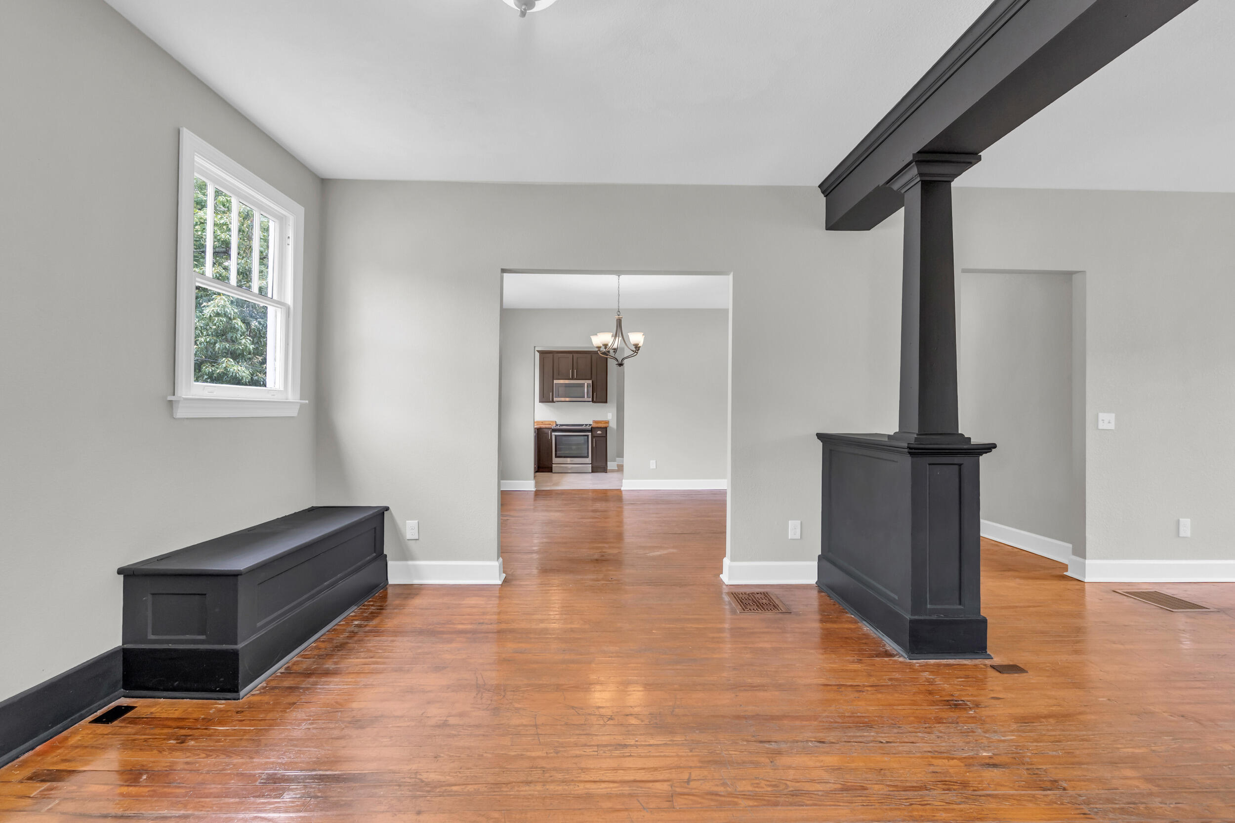 2211 Kirby Avenue