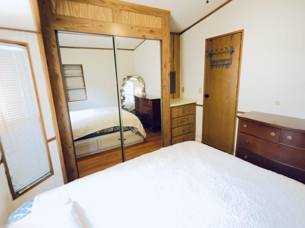 69 Seminole Road, F15