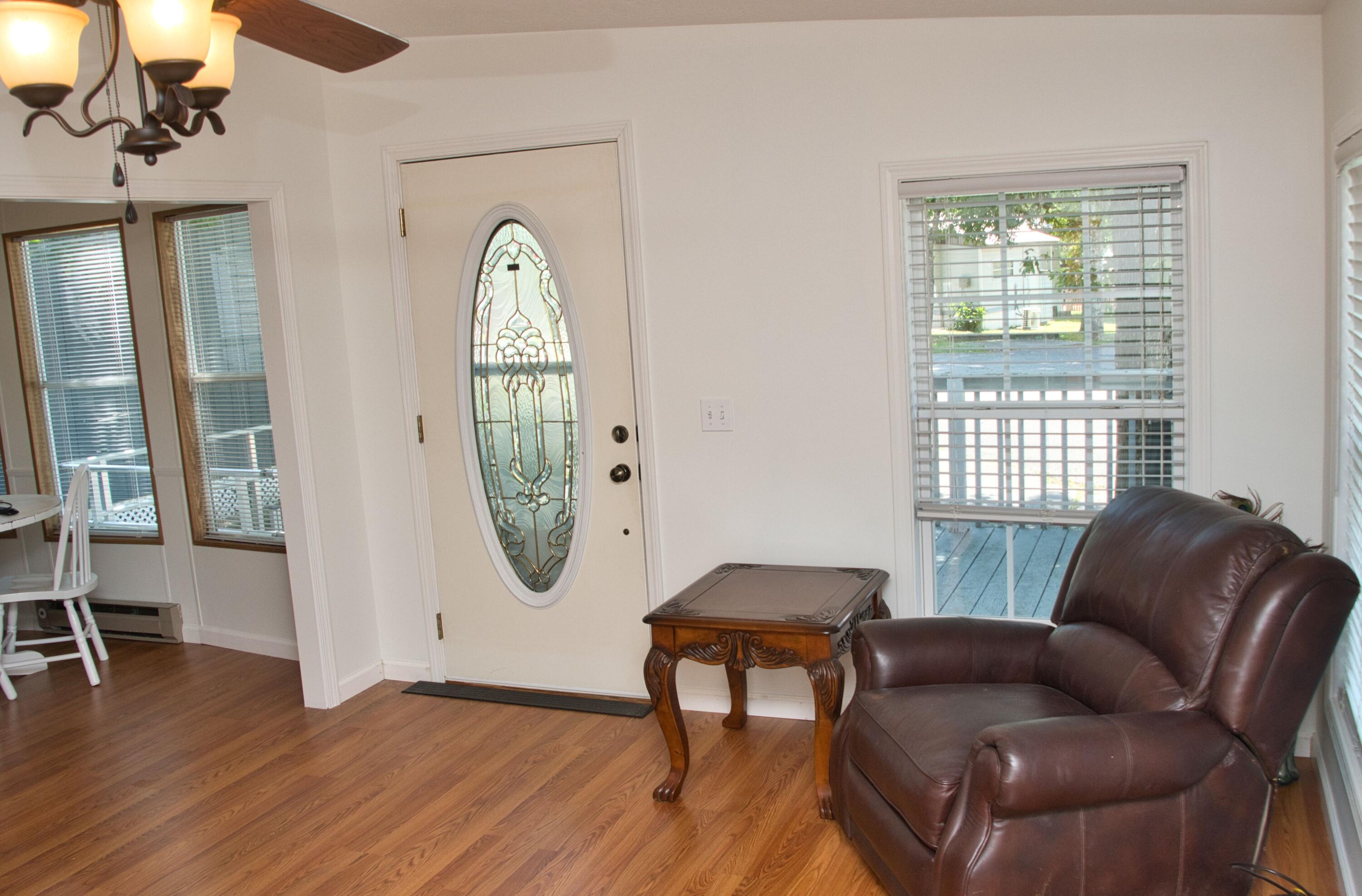 69 Seminole Road, F15