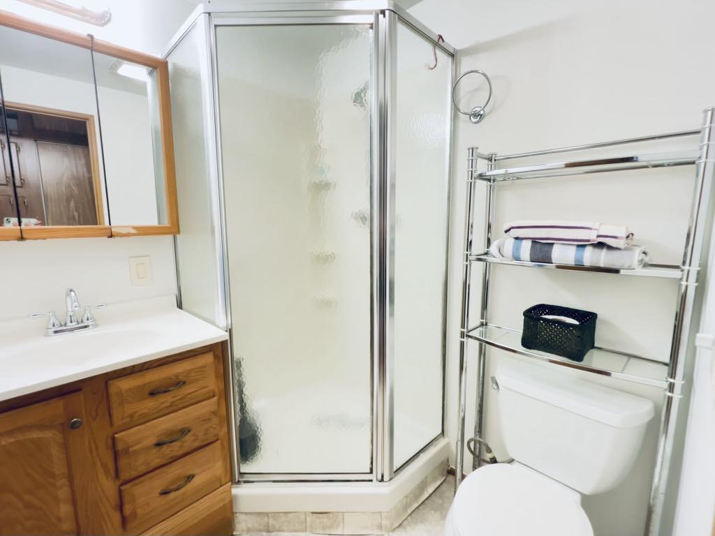 69 Seminole Road, F15