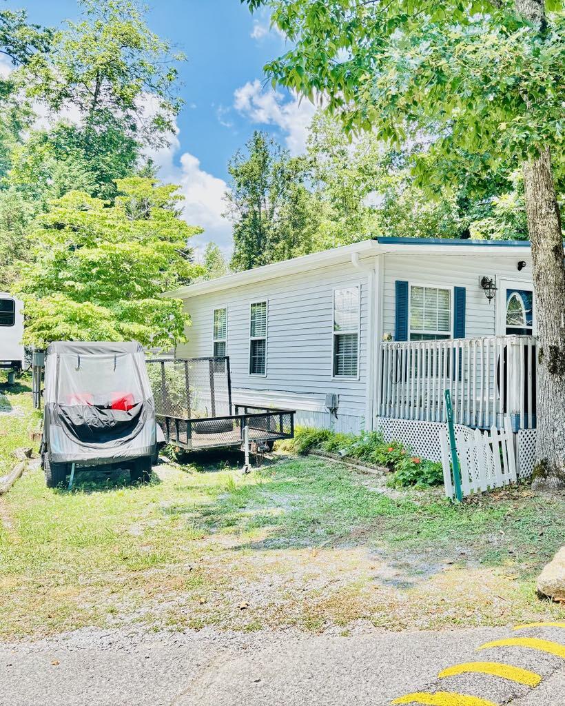 69 Seminole Road, F15