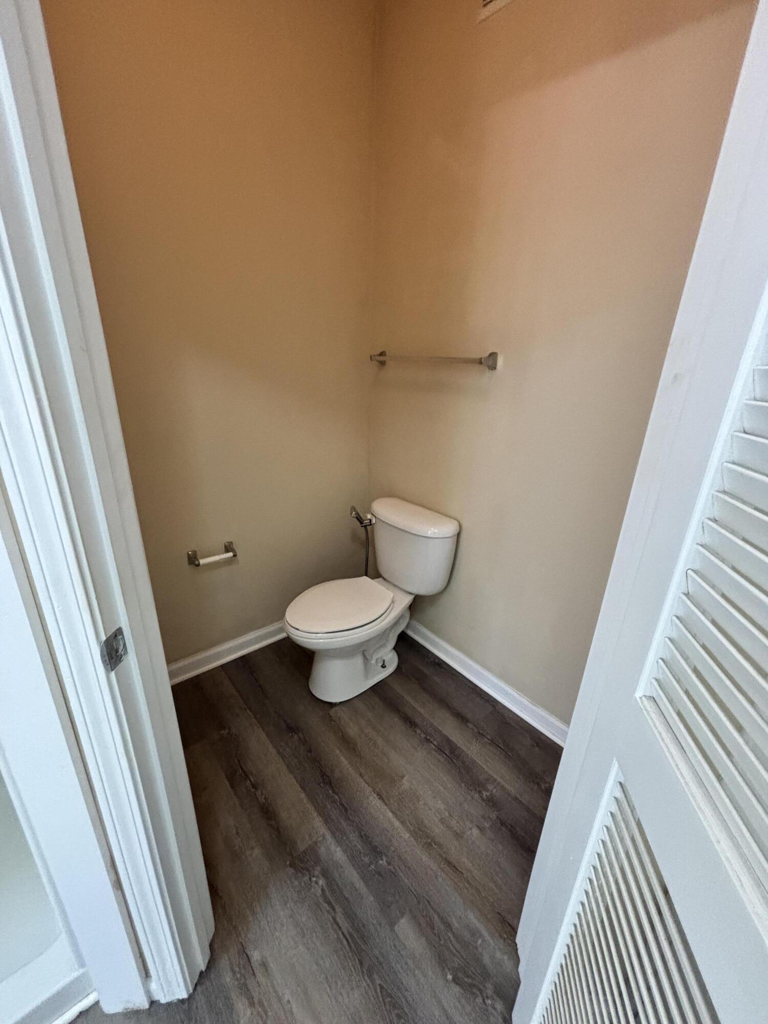 4104 Regency Court