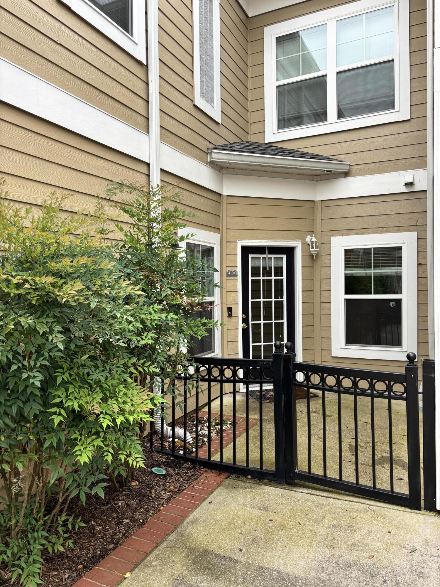 4104 Regency Court
