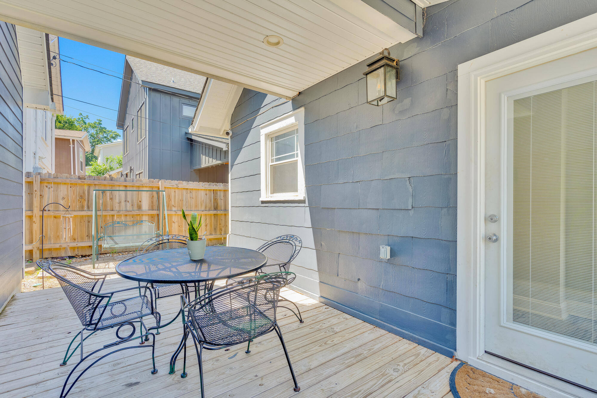 1132 Dartmouth Street