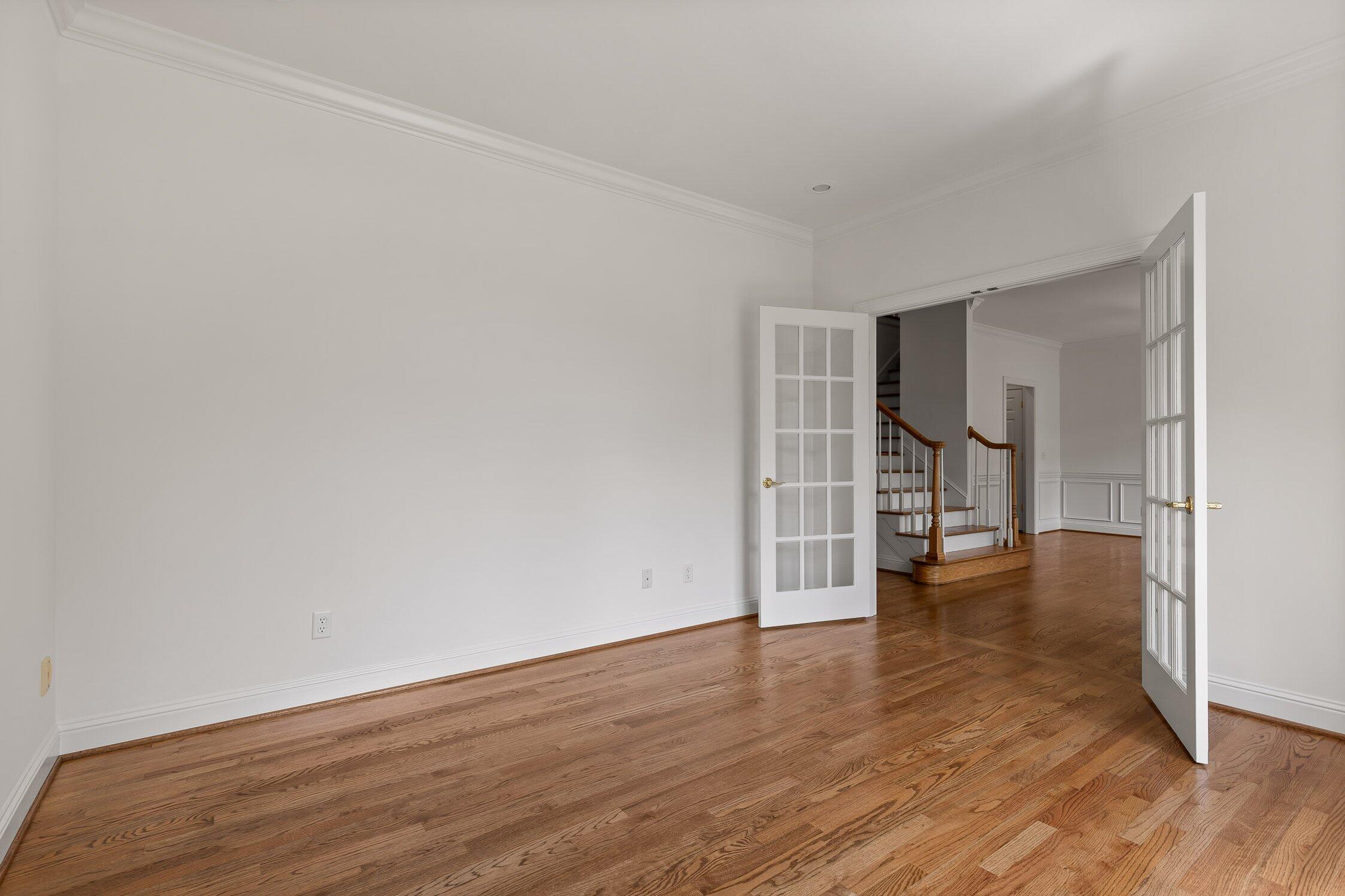 9539 Shadow Crossing Lane