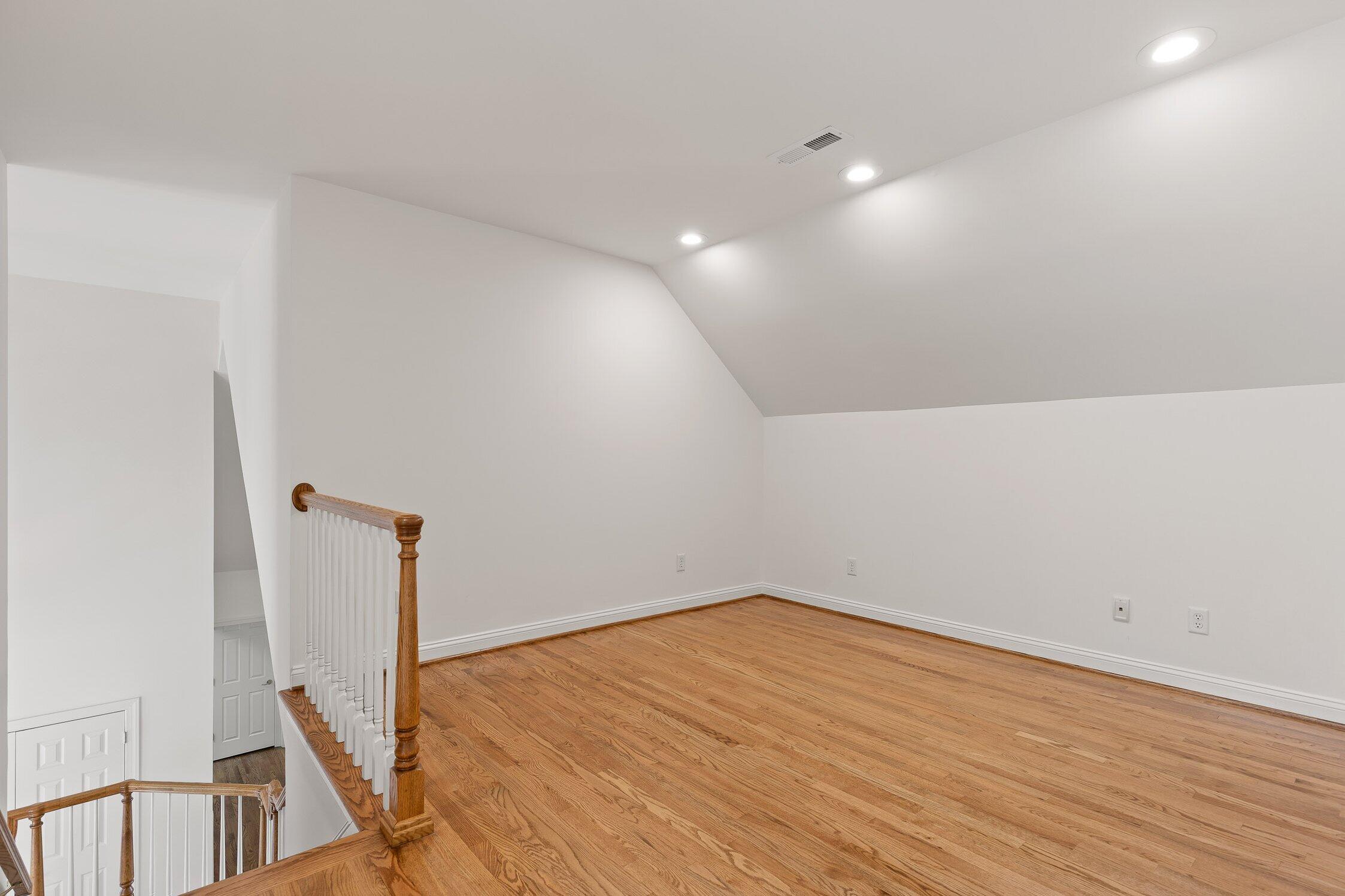 9539 Shadow Crossing Lane