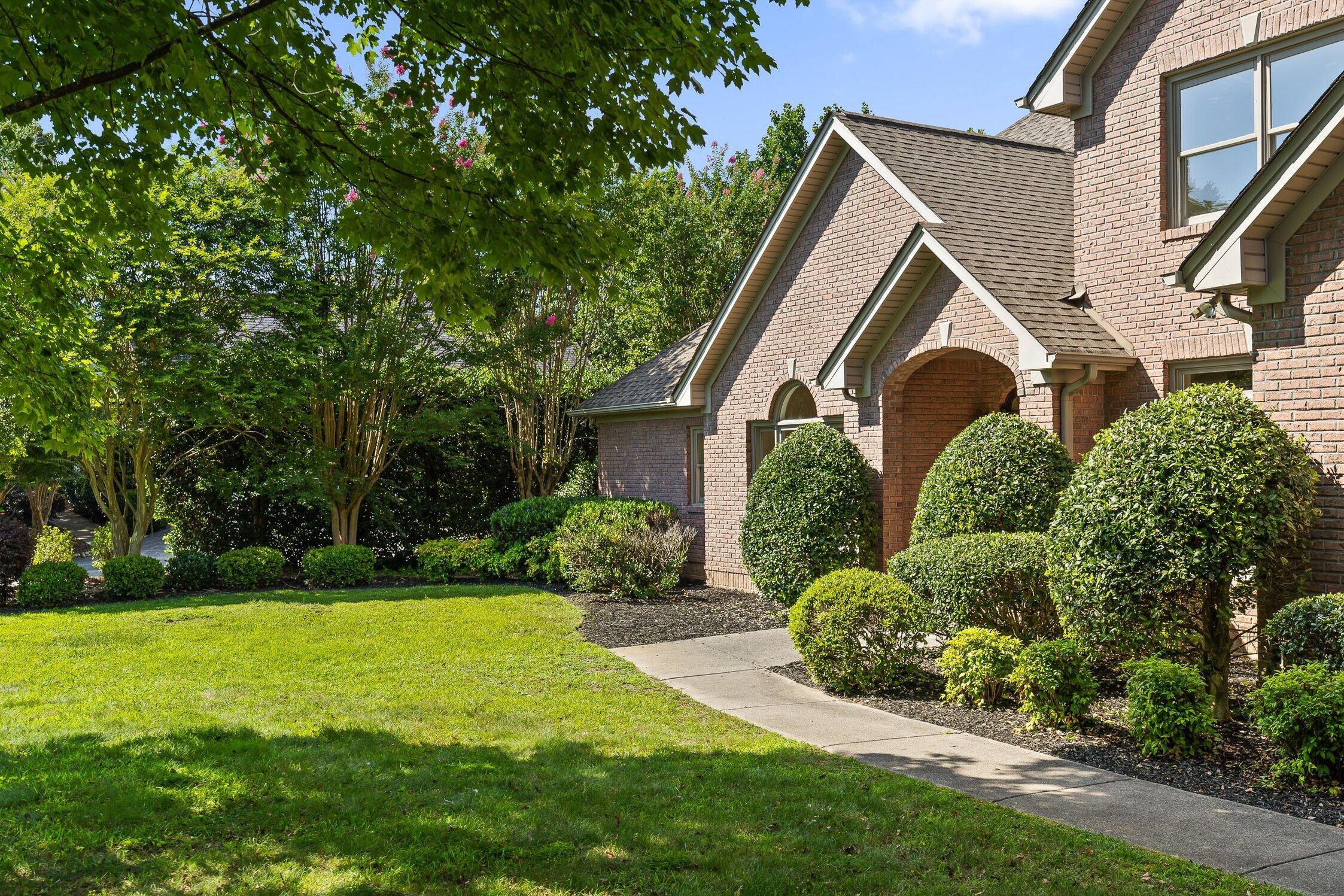 9539 Shadow Crossing Lane