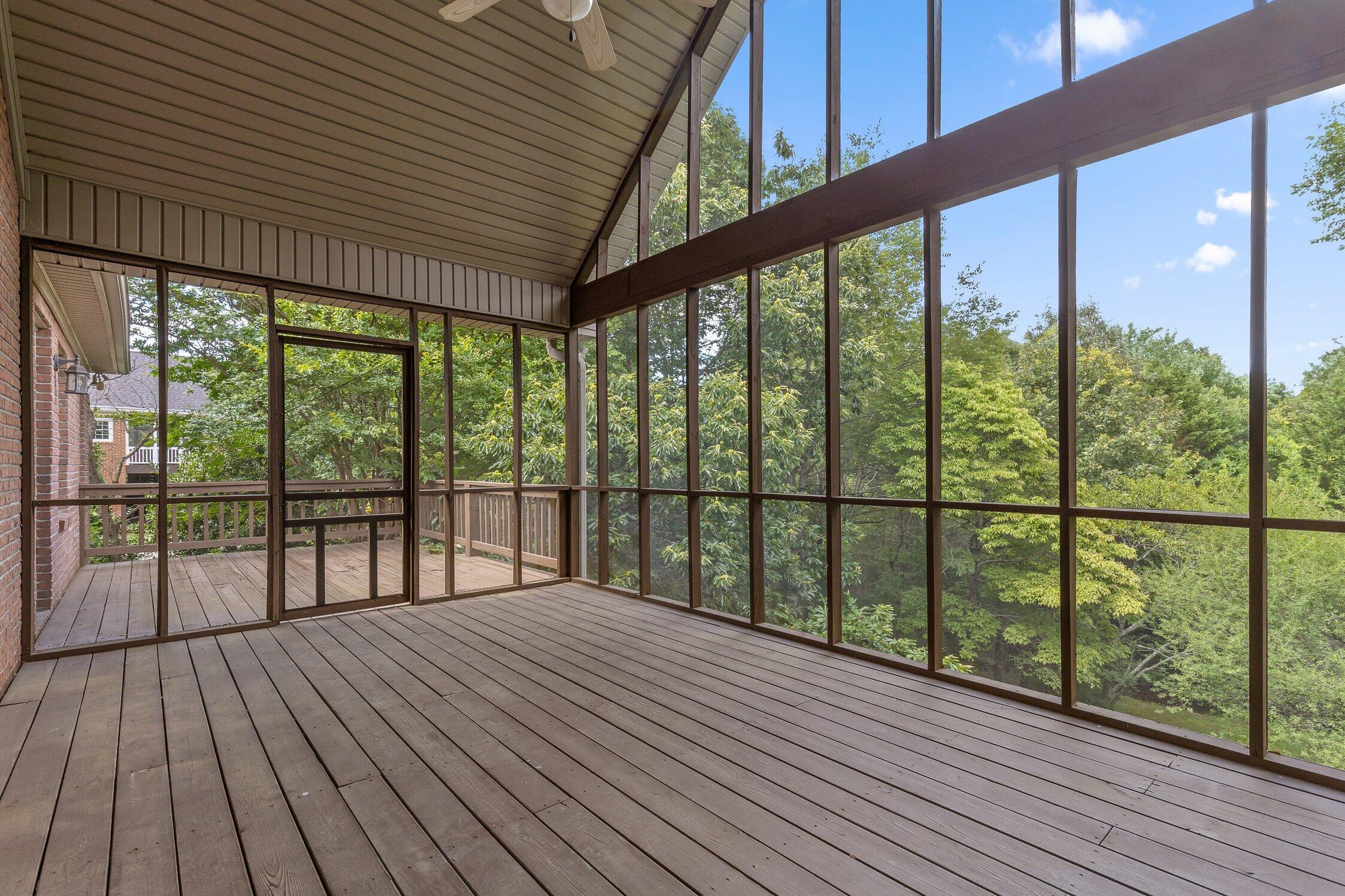 9539 Shadow Crossing Lane