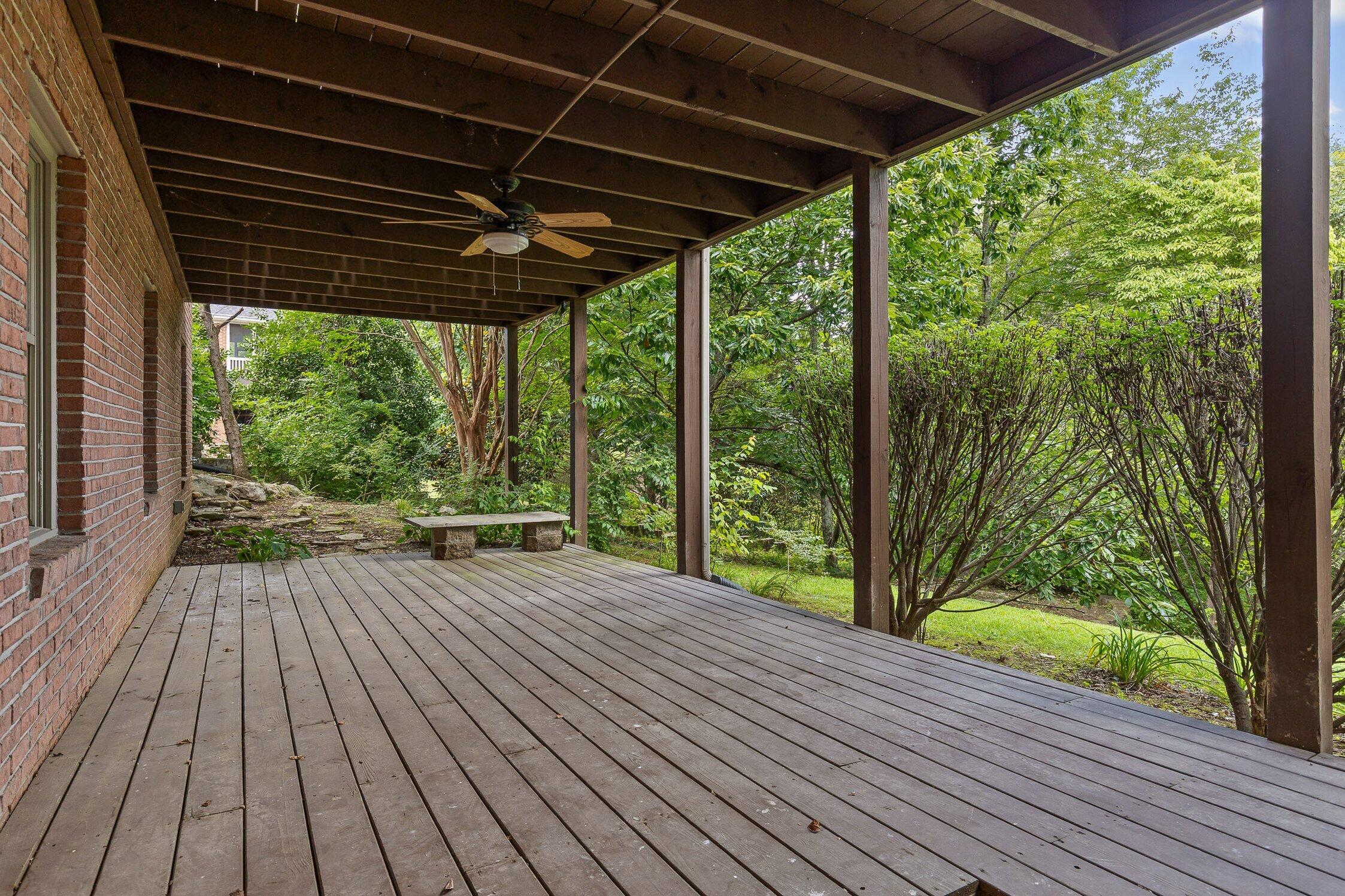 9539 Shadow Crossing Lane