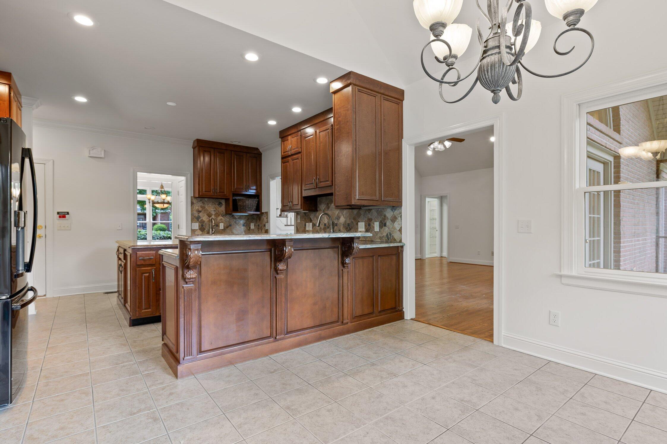 9539 Shadow Crossing Lane