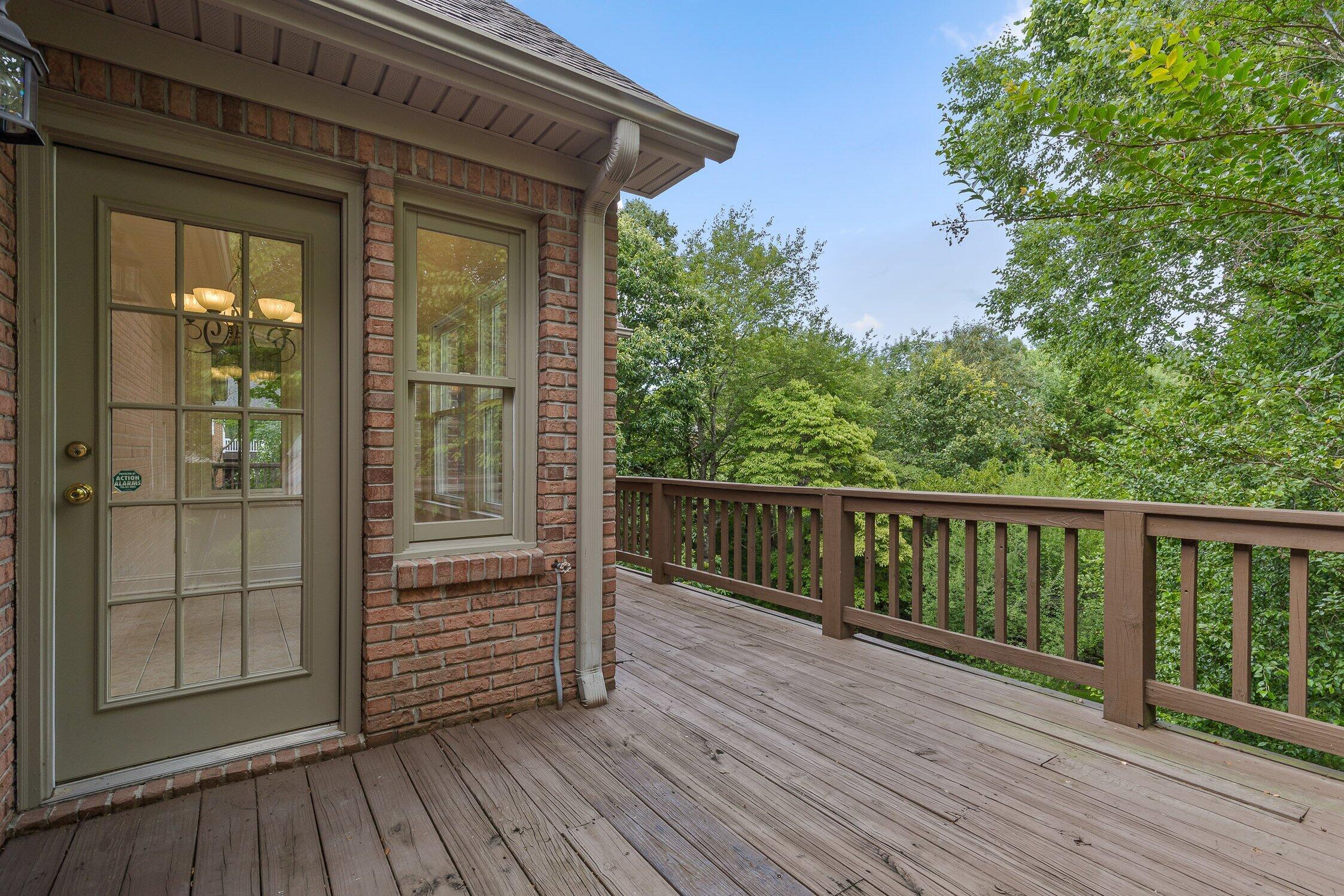 9539 Shadow Crossing Lane