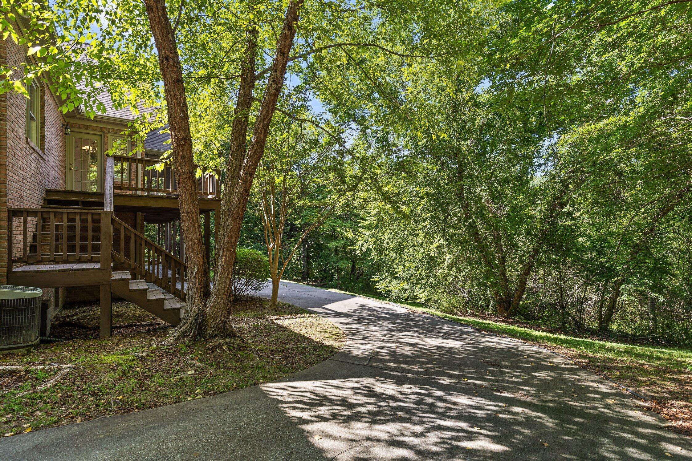 9539 Shadow Crossing Lane