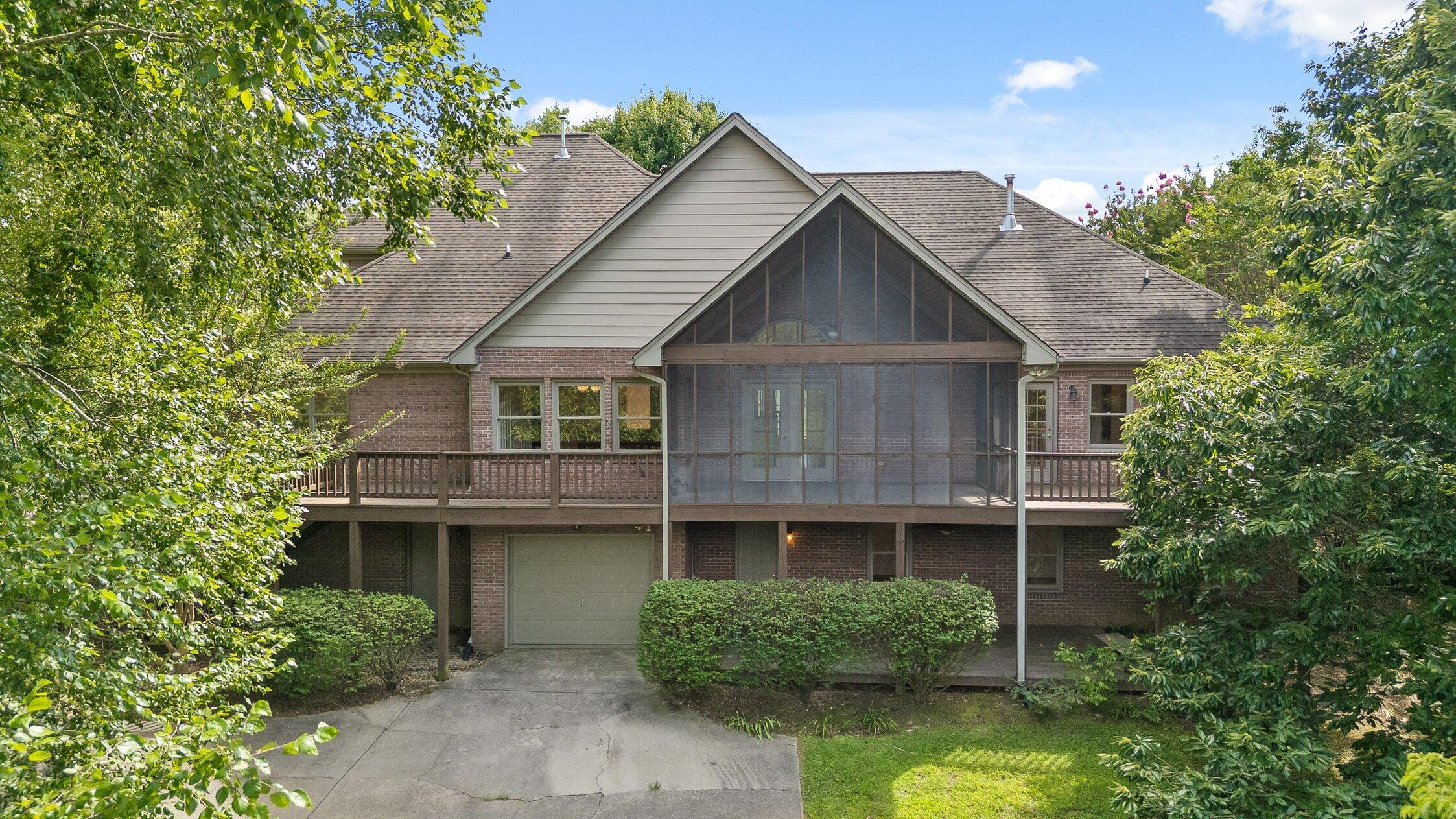 9539 Shadow Crossing Lane