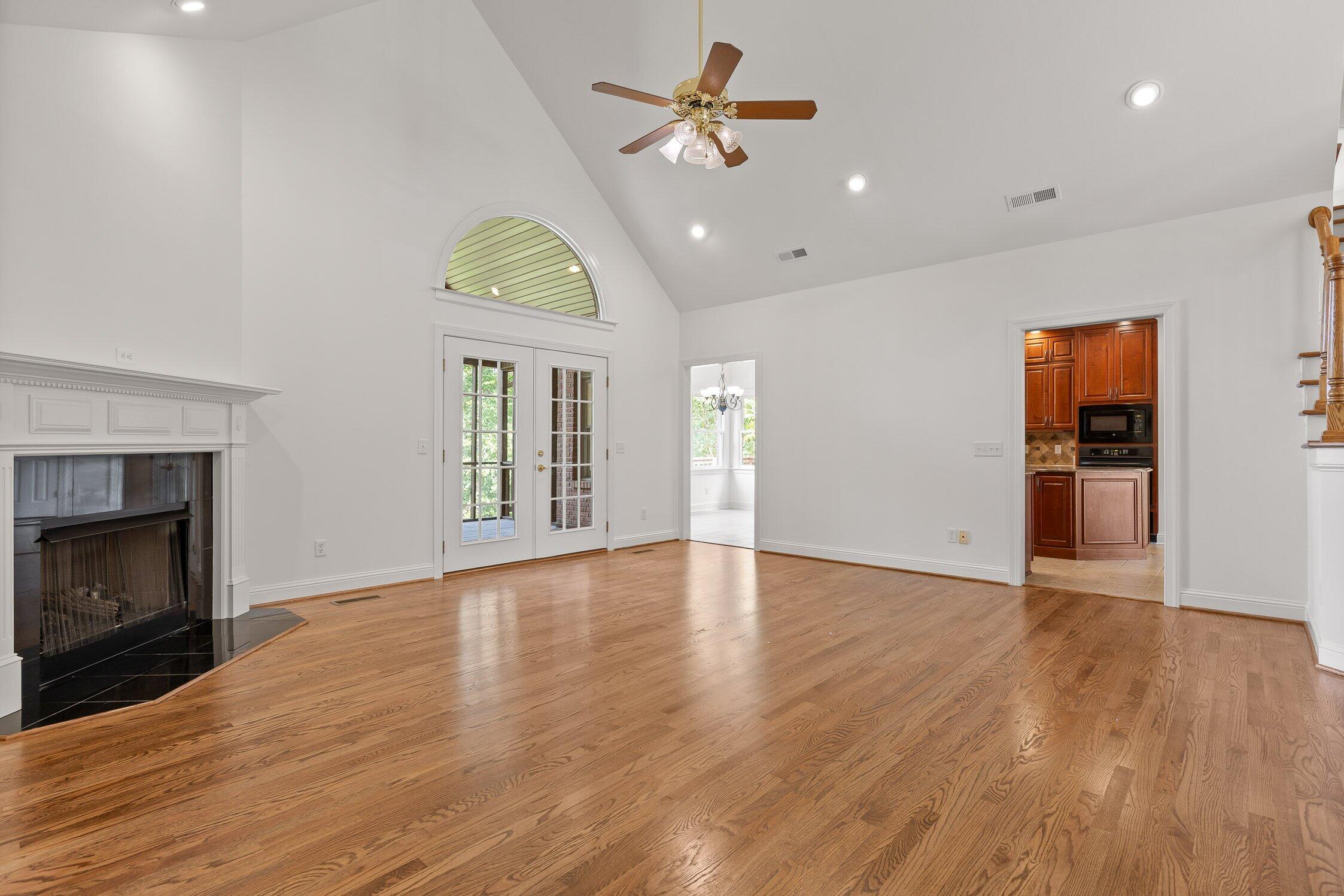 9539 Shadow Crossing Lane