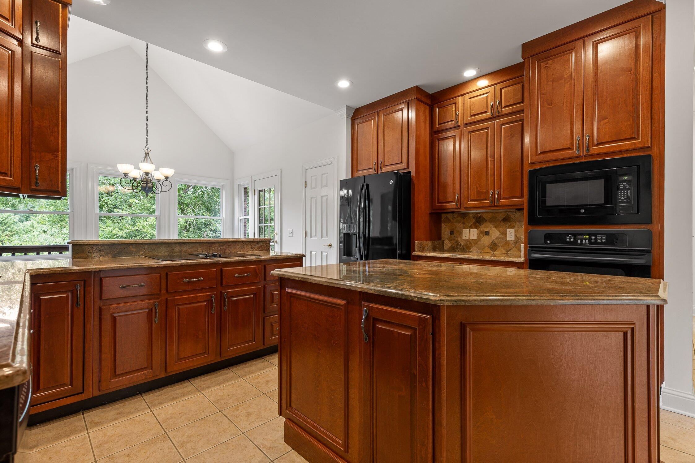 9539 Shadow Crossing Lane