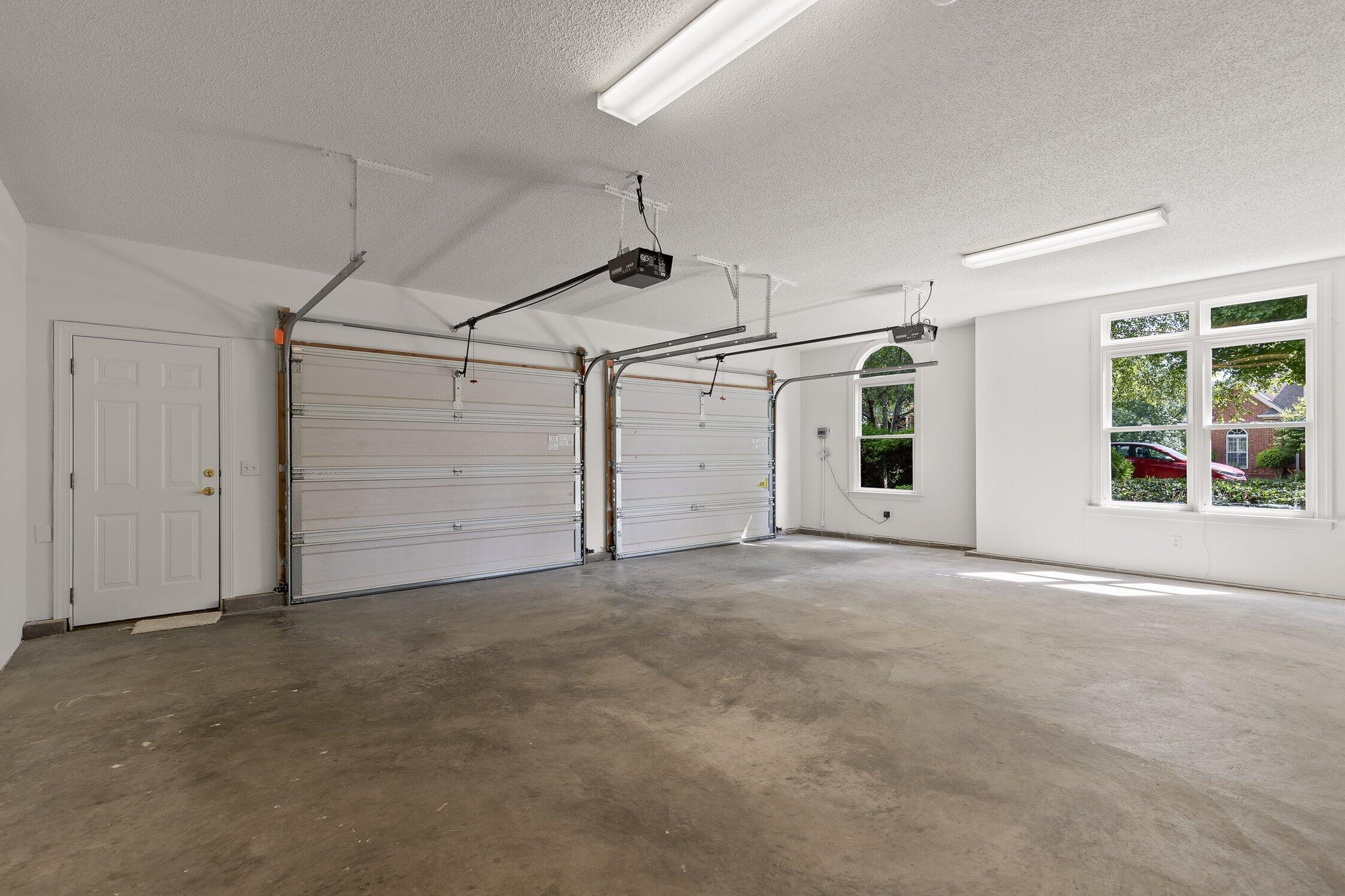 9539 Shadow Crossing Lane