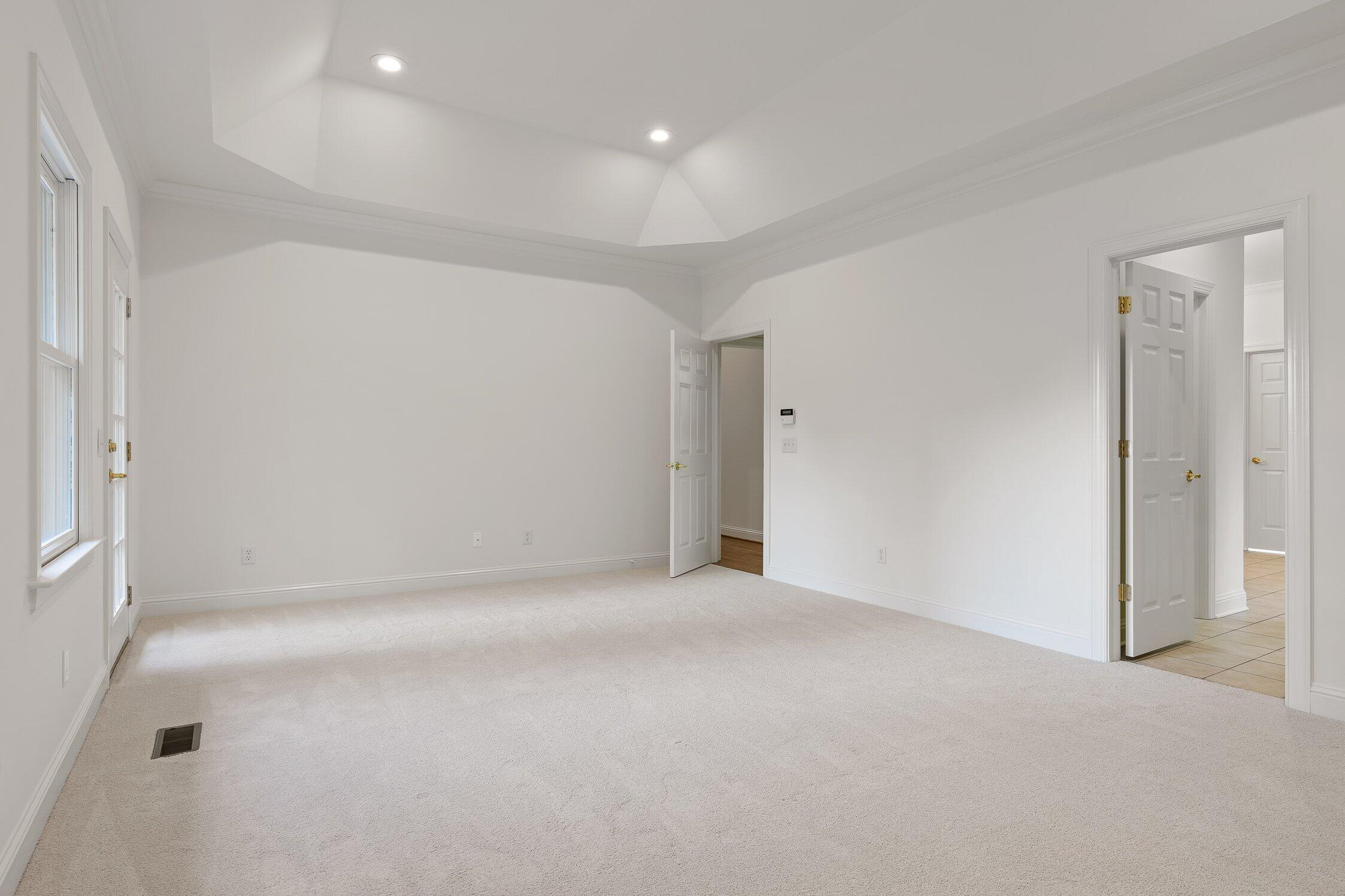 9539 Shadow Crossing Lane